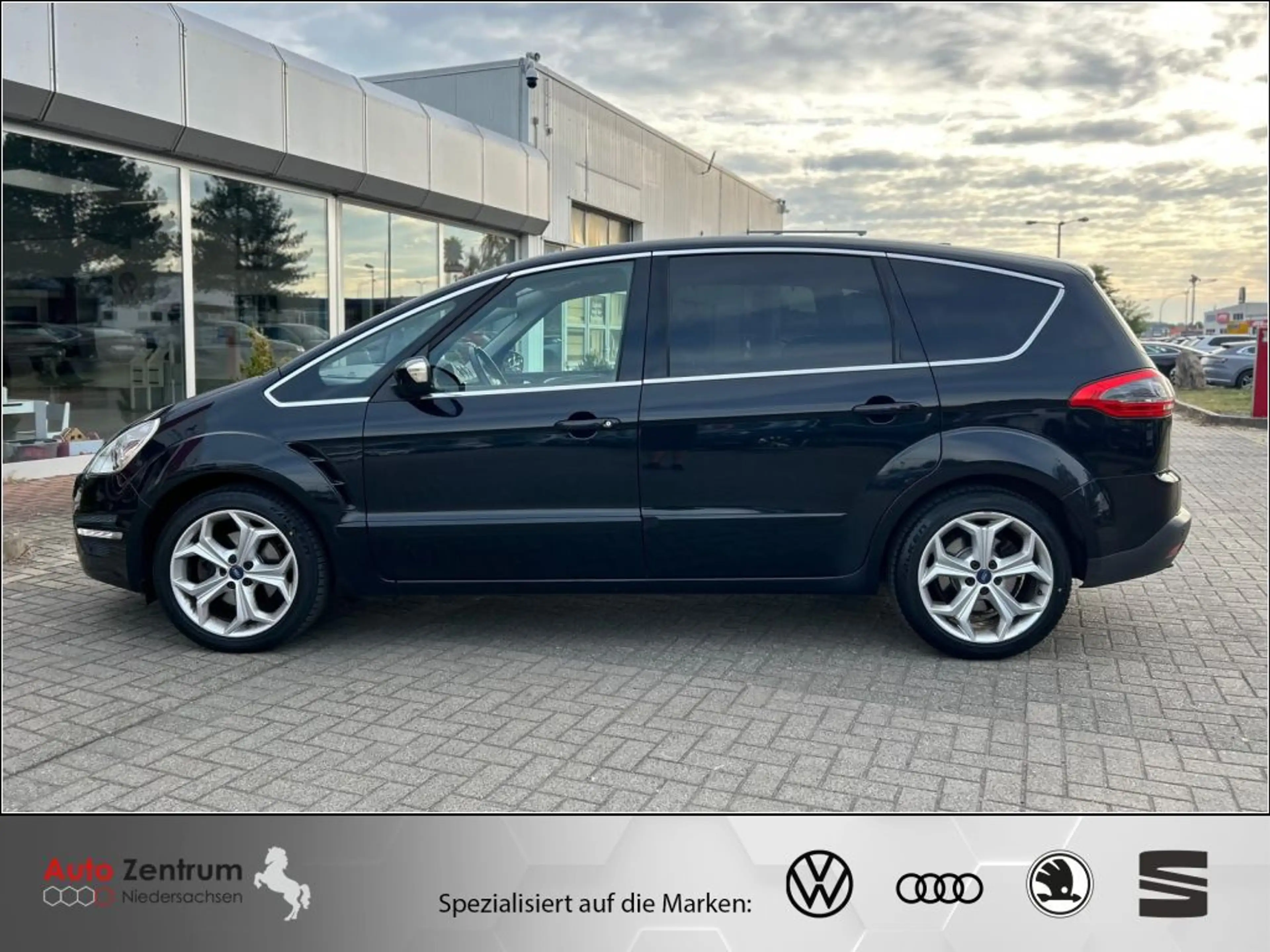 Ford S-Max 2.0 TDCi DPF Titanium AHK*PANO*XENON*PDC*LED* — photo 5