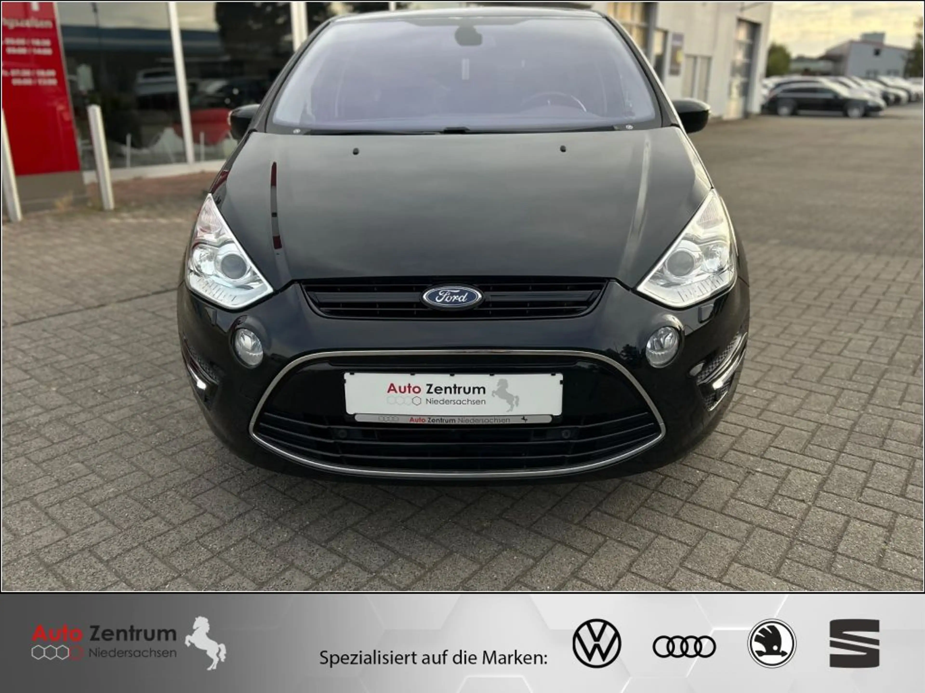 Ford S-Max 2.0 TDCi DPF Titanium AHK*PANO*XENON*PDC*LED* — photo 2