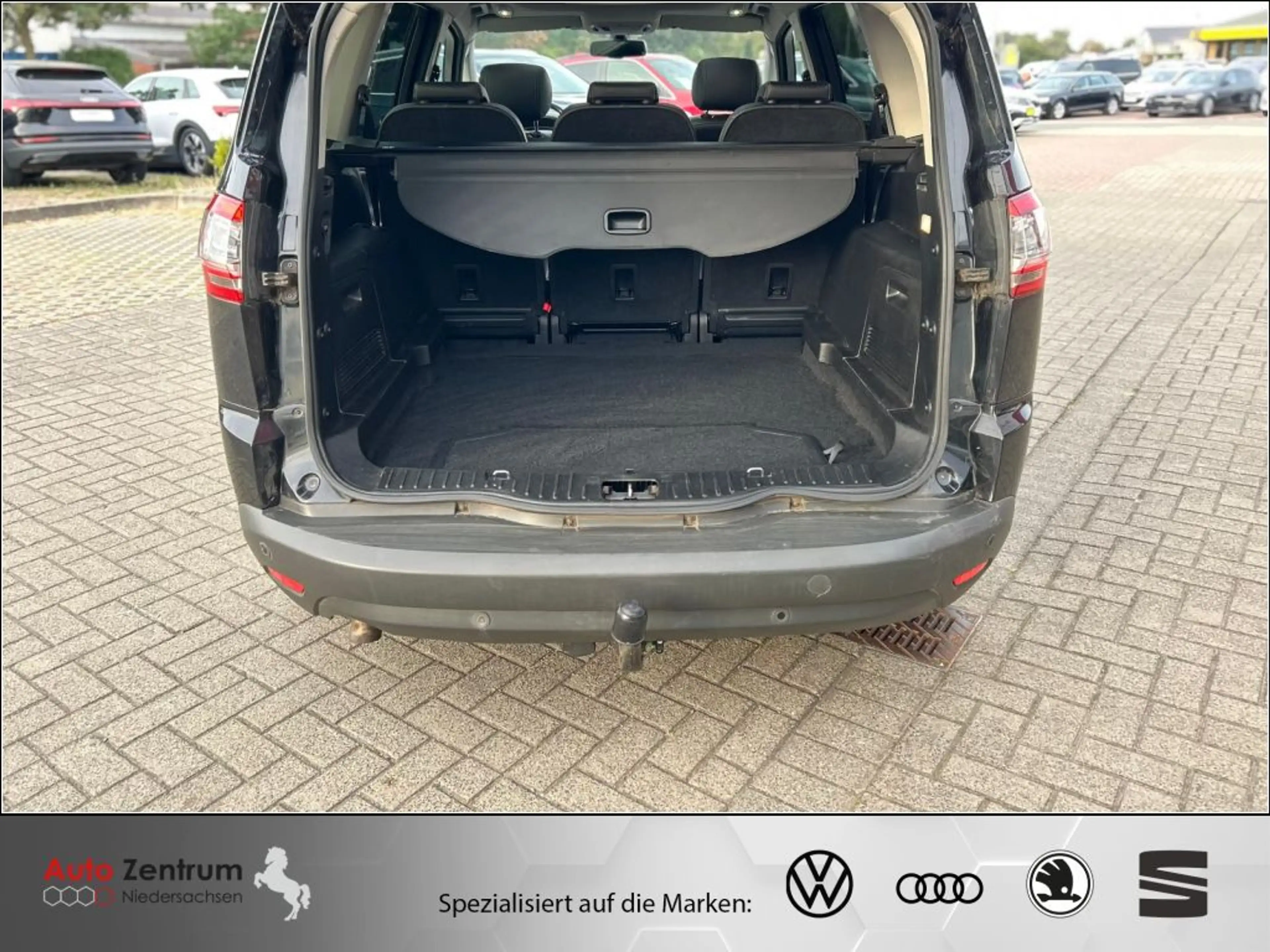Ford S-Max 2.0 TDCi DPF Titanium AHK*PANO*XENON*PDC*LED* — photo 10