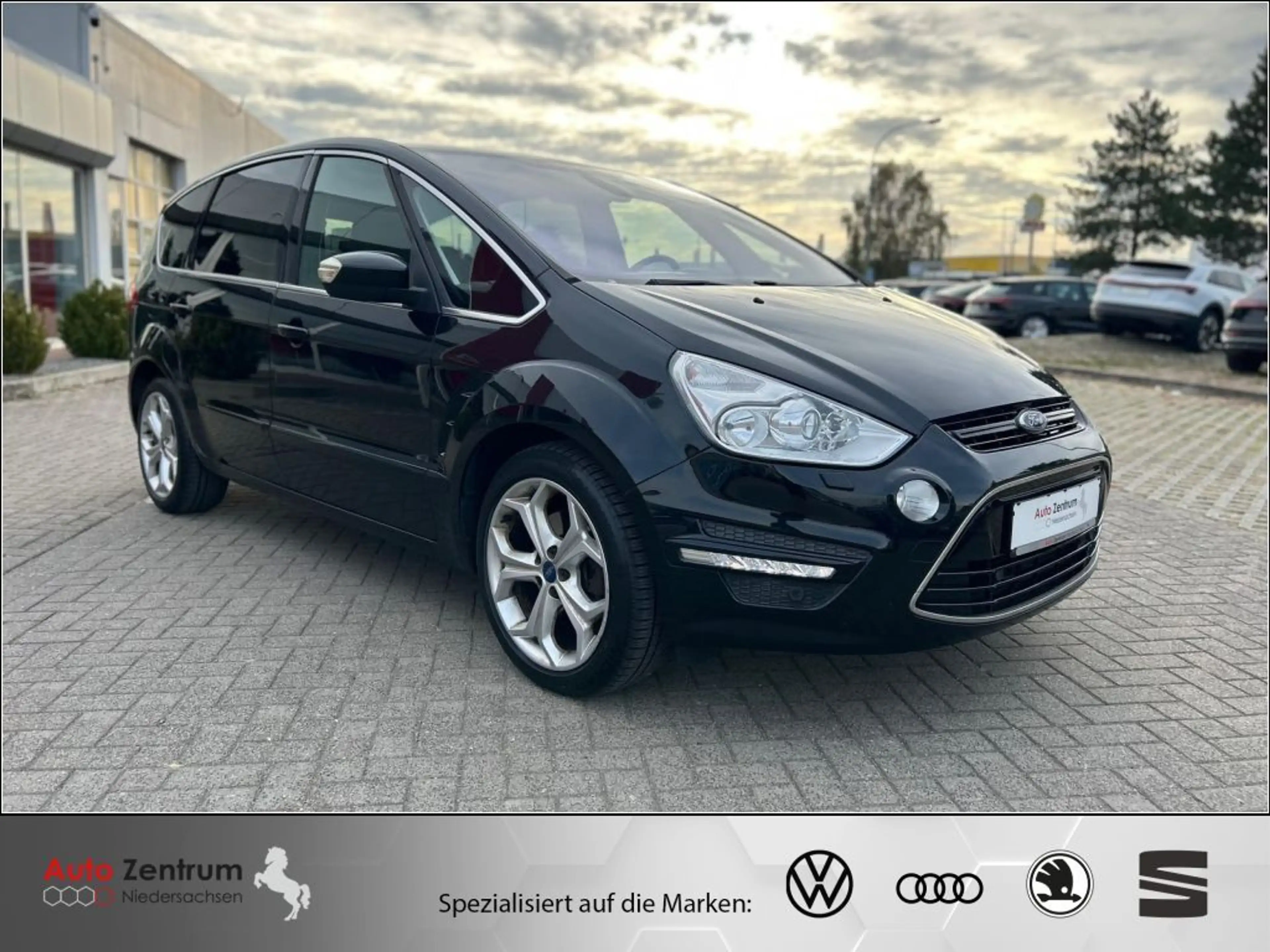 Ford S-Max 2.0 TDCi DPF Titanium AHK*PANO*XENON*PDC*LED* — photo 4