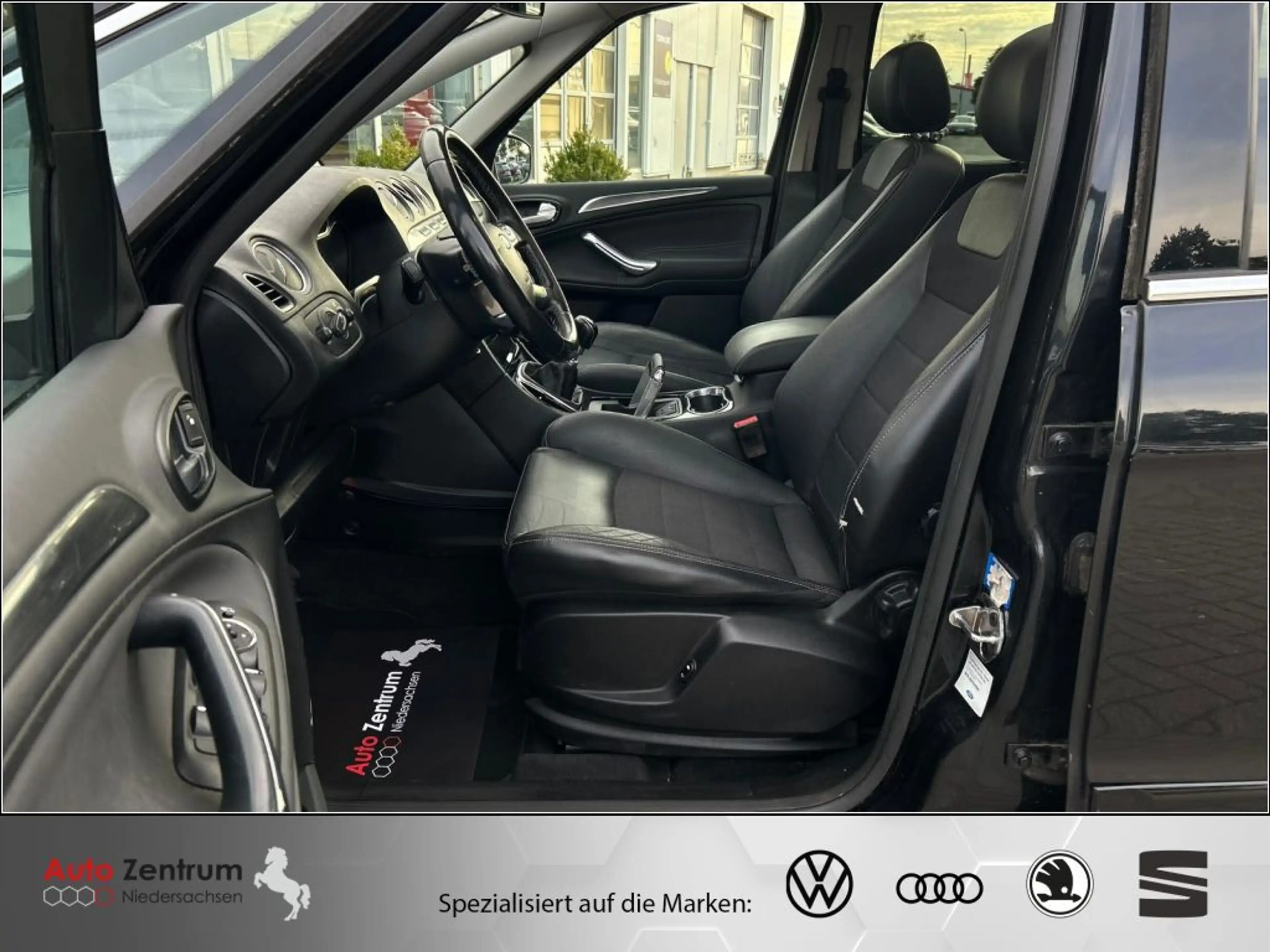 Ford S-Max 2.0 TDCi DPF Titanium AHK*PANO*XENON*PDC*LED* — photo 13