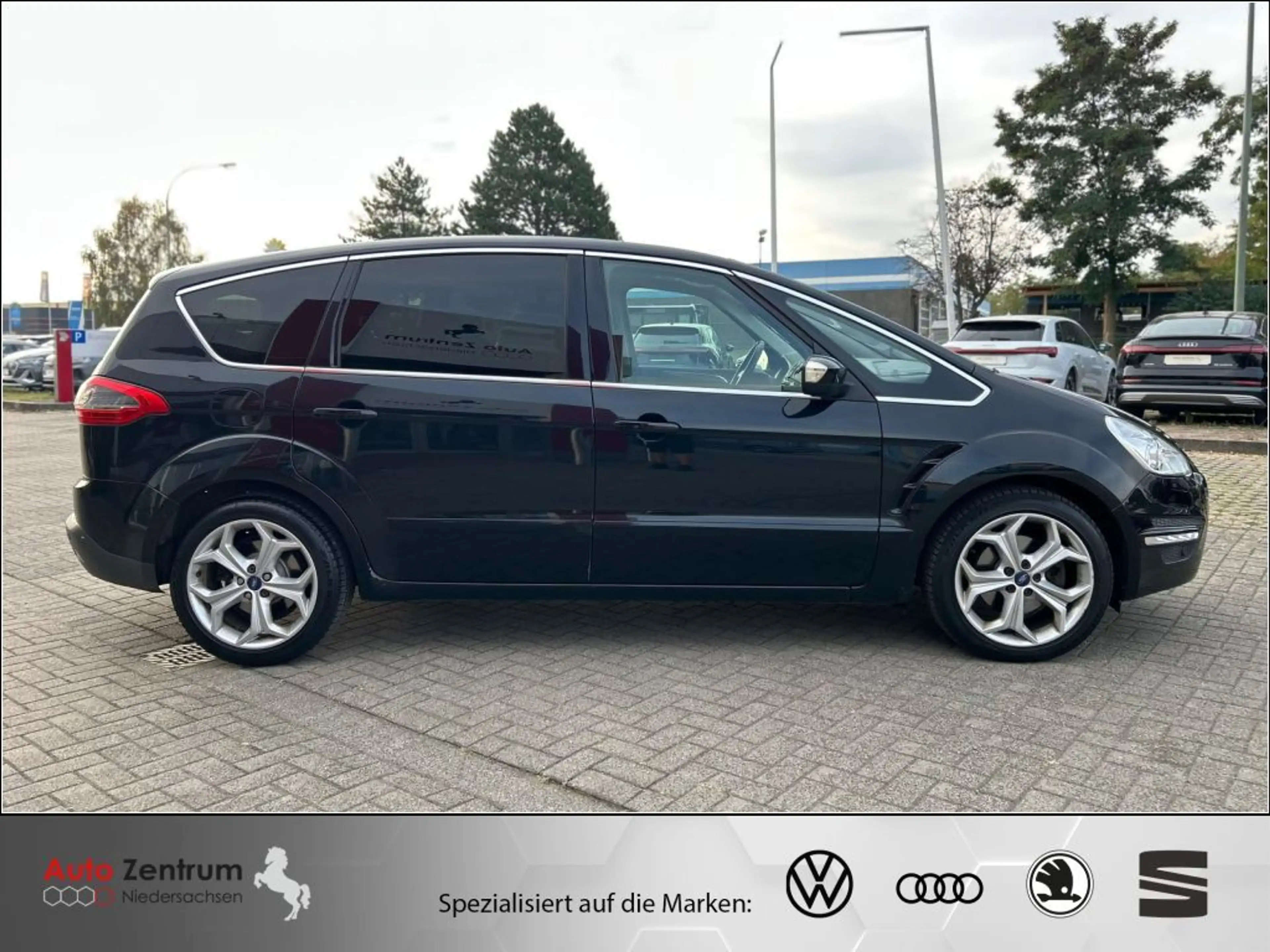 Ford S-Max 2.0 TDCi DPF Titanium AHK*PANO*XENON*PDC*LED* — photo 6