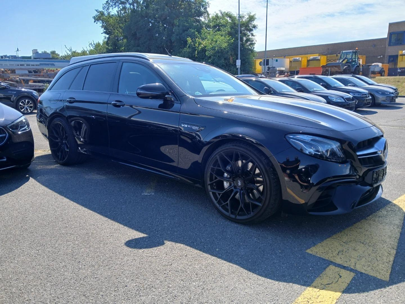Mercedes-Benz E 63 AMG V8 4Matic 360° Pano Distronic LED AHK — photo 15