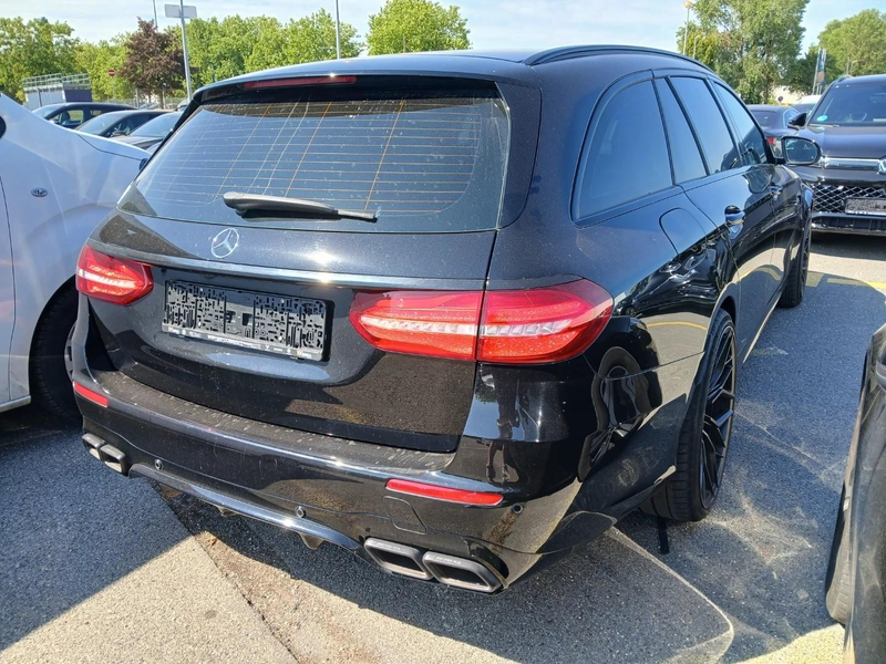 Mercedes-Benz E 63 AMG V8 4Matic 360° Pano Distronic LED AHK — photo 7