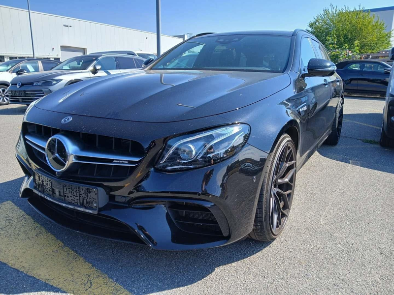 Mercedes-Benz E 63 AMG V8 4Matic 360° Pano Distronic LED AHK — photo 3
