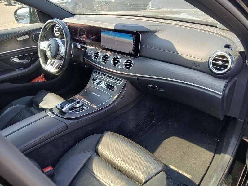 Mercedes-Benz E 63 AMG V8 4Matic 360° Pano Distronic LED AHK — photo 9