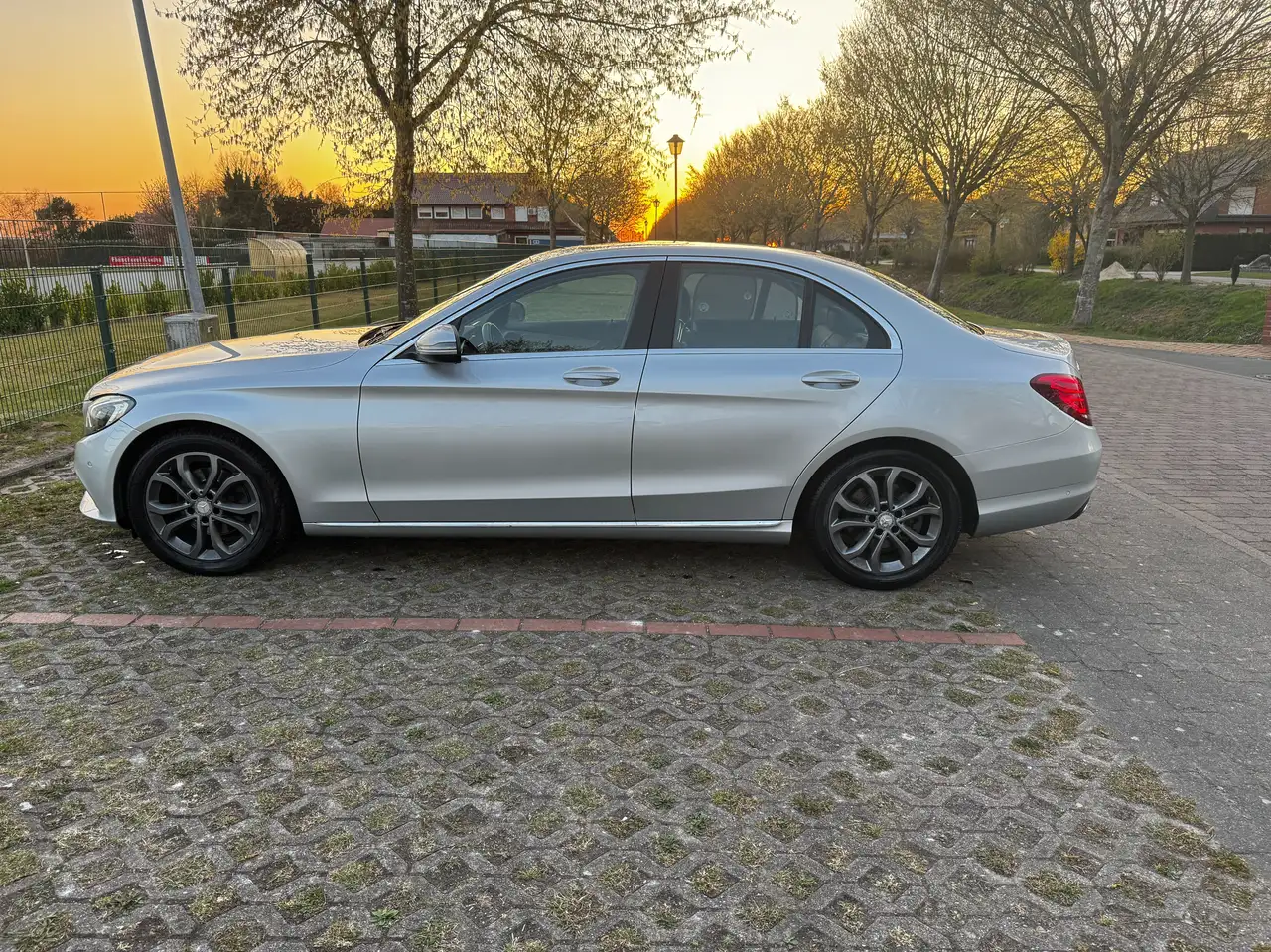 Mercedes-Benz C 220