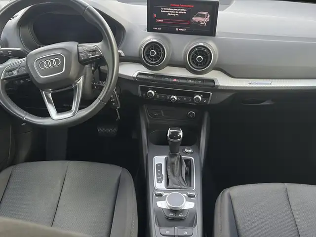 Audi Q2 view 15