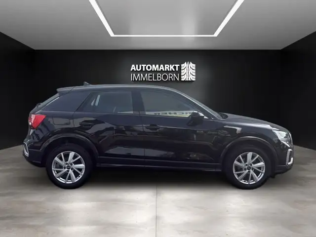 Audi Q2 view 11