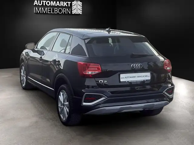 Audi Q2 view 5