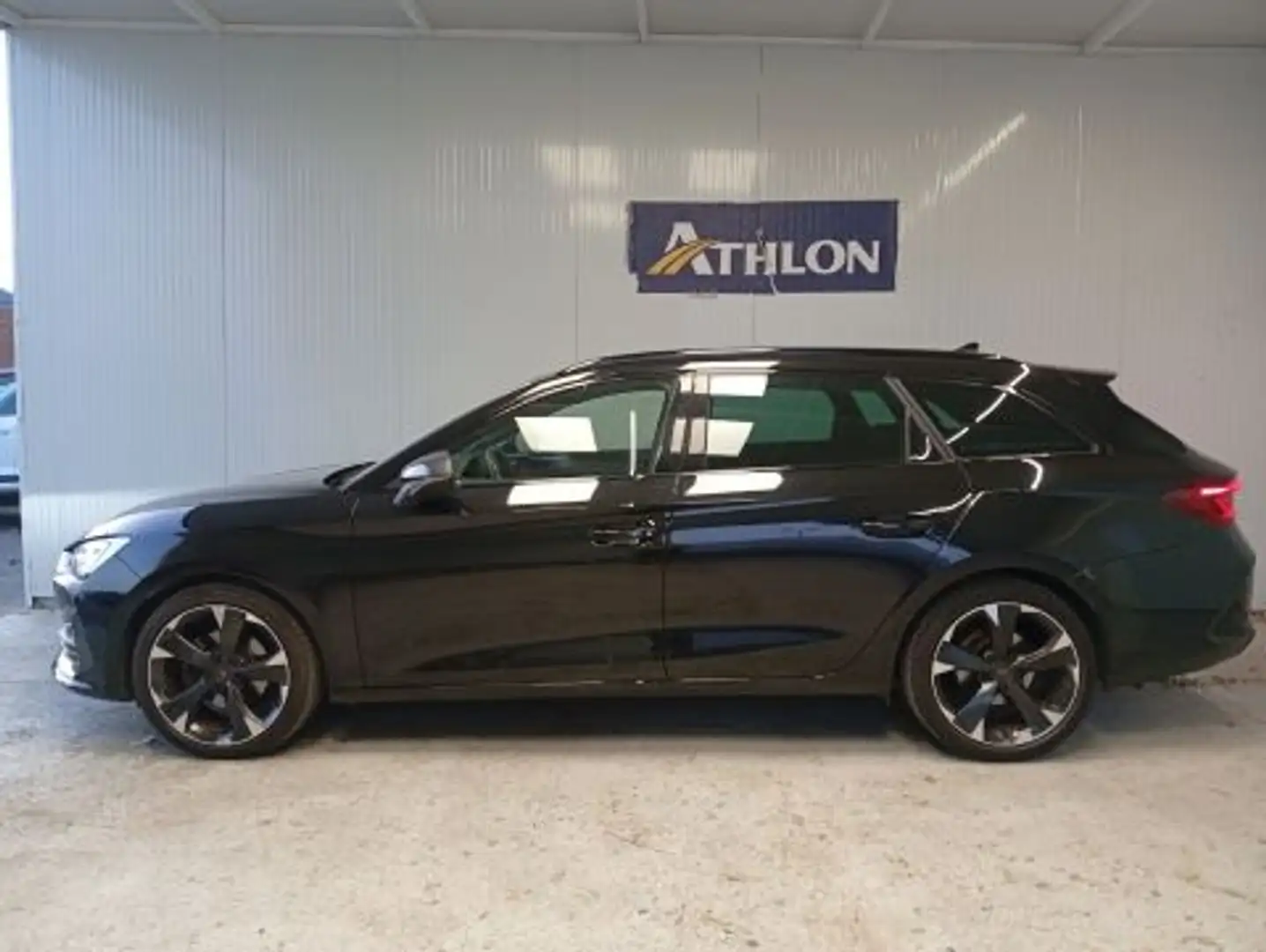 CUPRA Leon Sportstourer 1.5 ETSI DSG 110KW Negro - 2