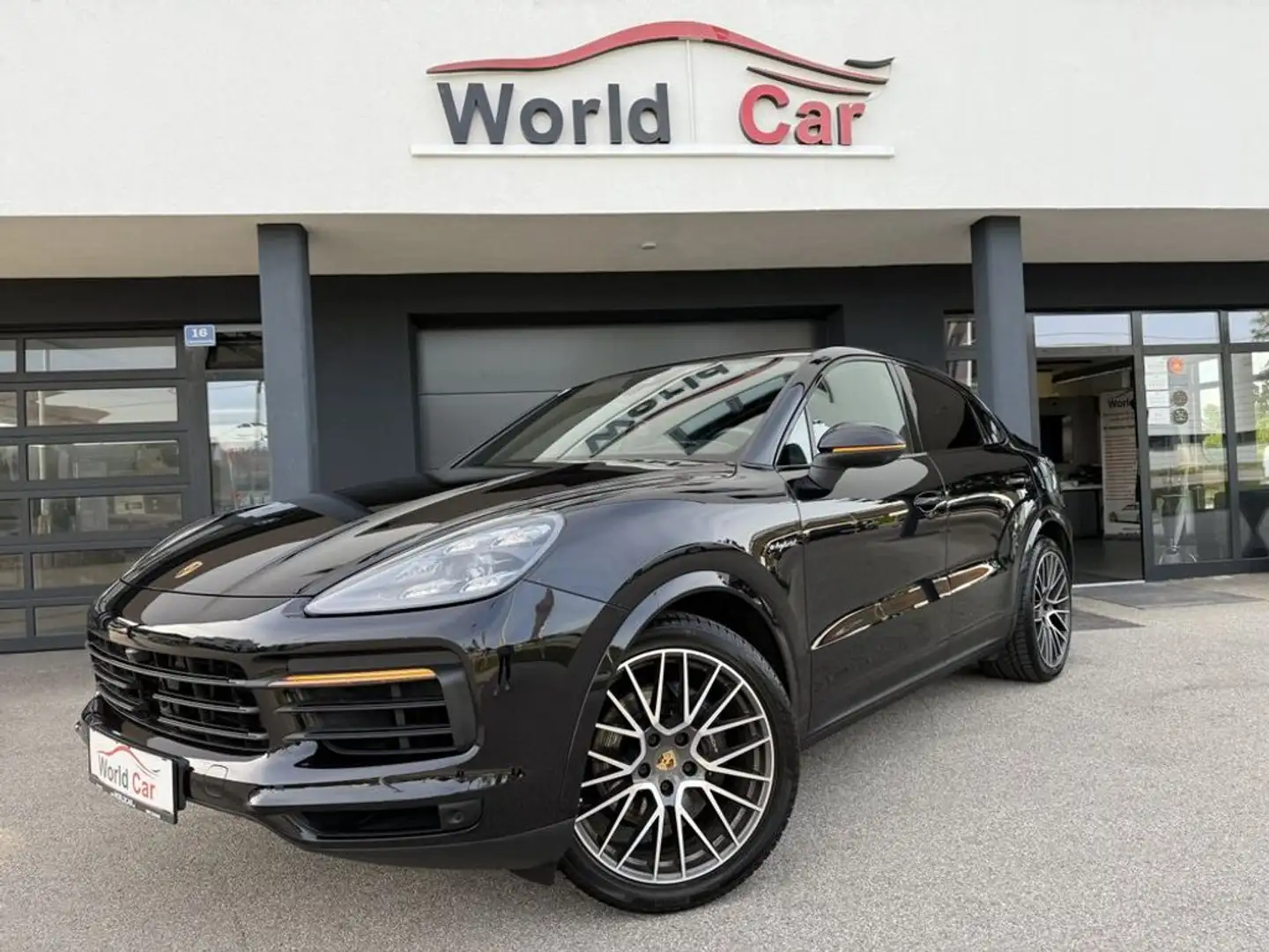 Porsche Cayenne Coupe E-Hybrid Matrix-Luft-Soft-ACC-Pano Schwarz - 1