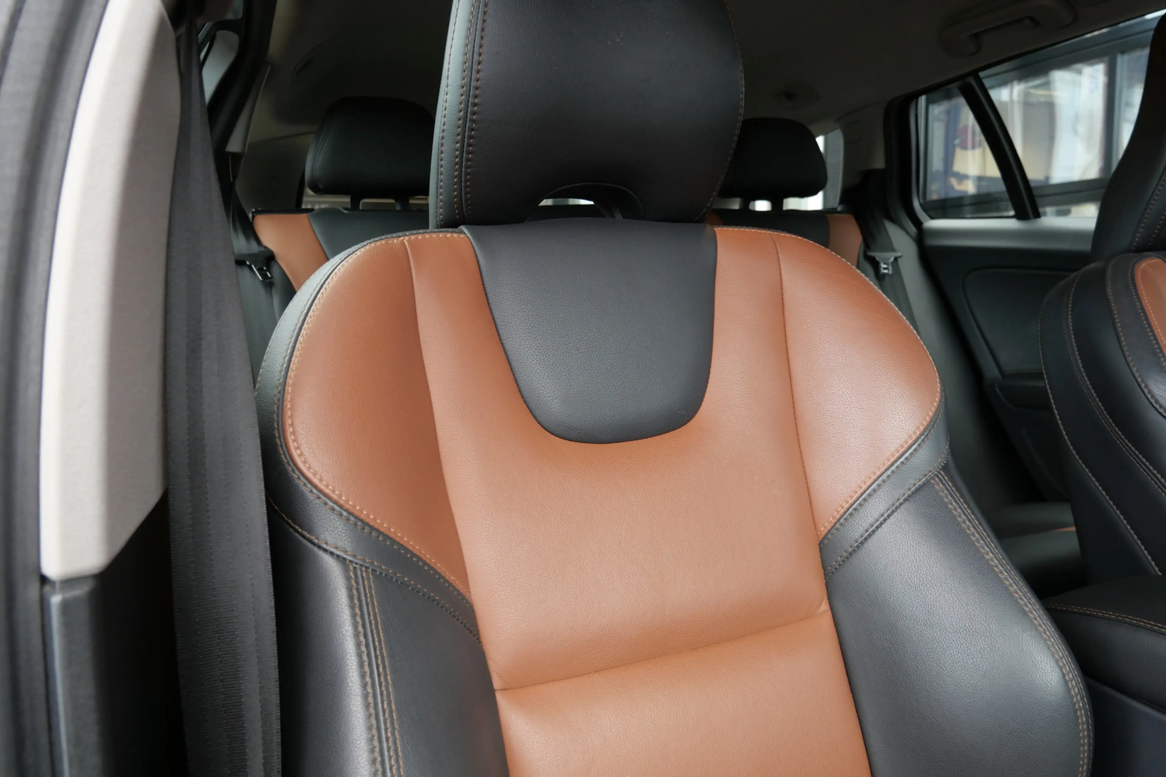Volvo V60 Cross Country 2.0 D3 Nordic+ | NL-Auto | Leder | Camera | Cruise — photo 16