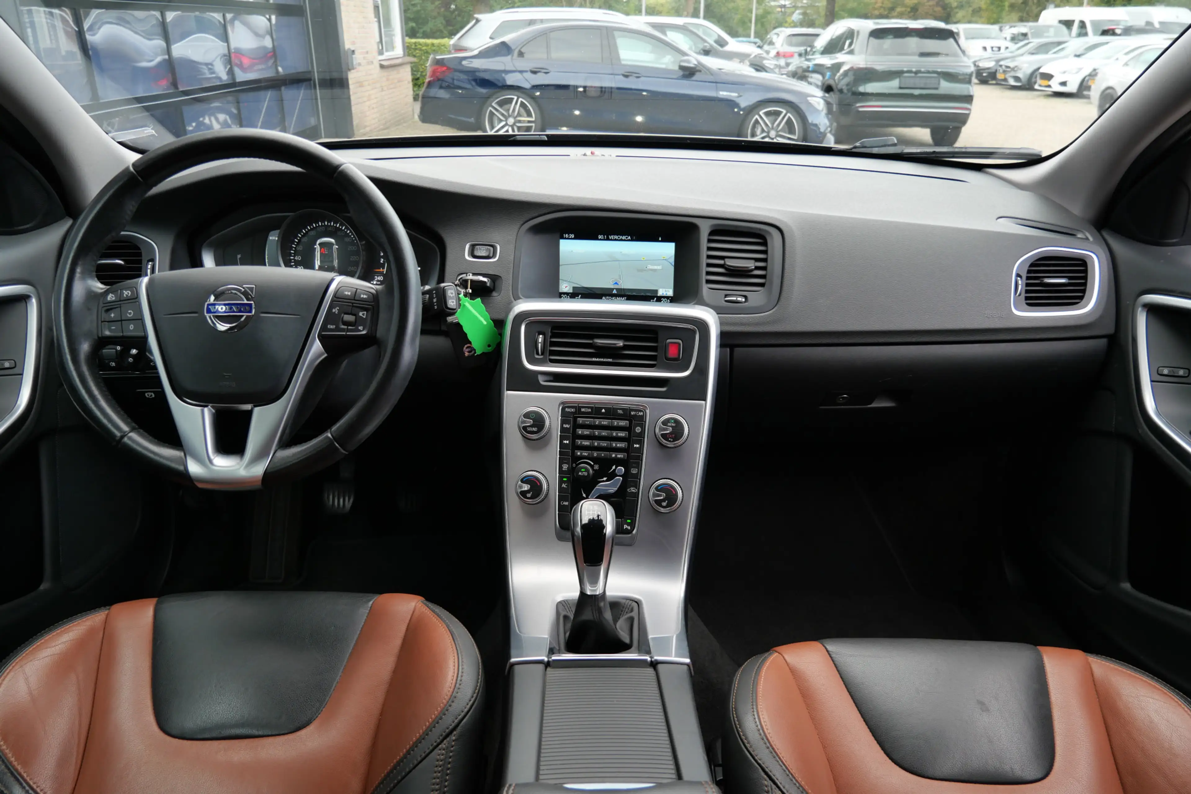 Volvo V60 Cross Country 2.0 D3 Nordic+ | NL-Auto | Leder | Camera | Cruise — photo 30