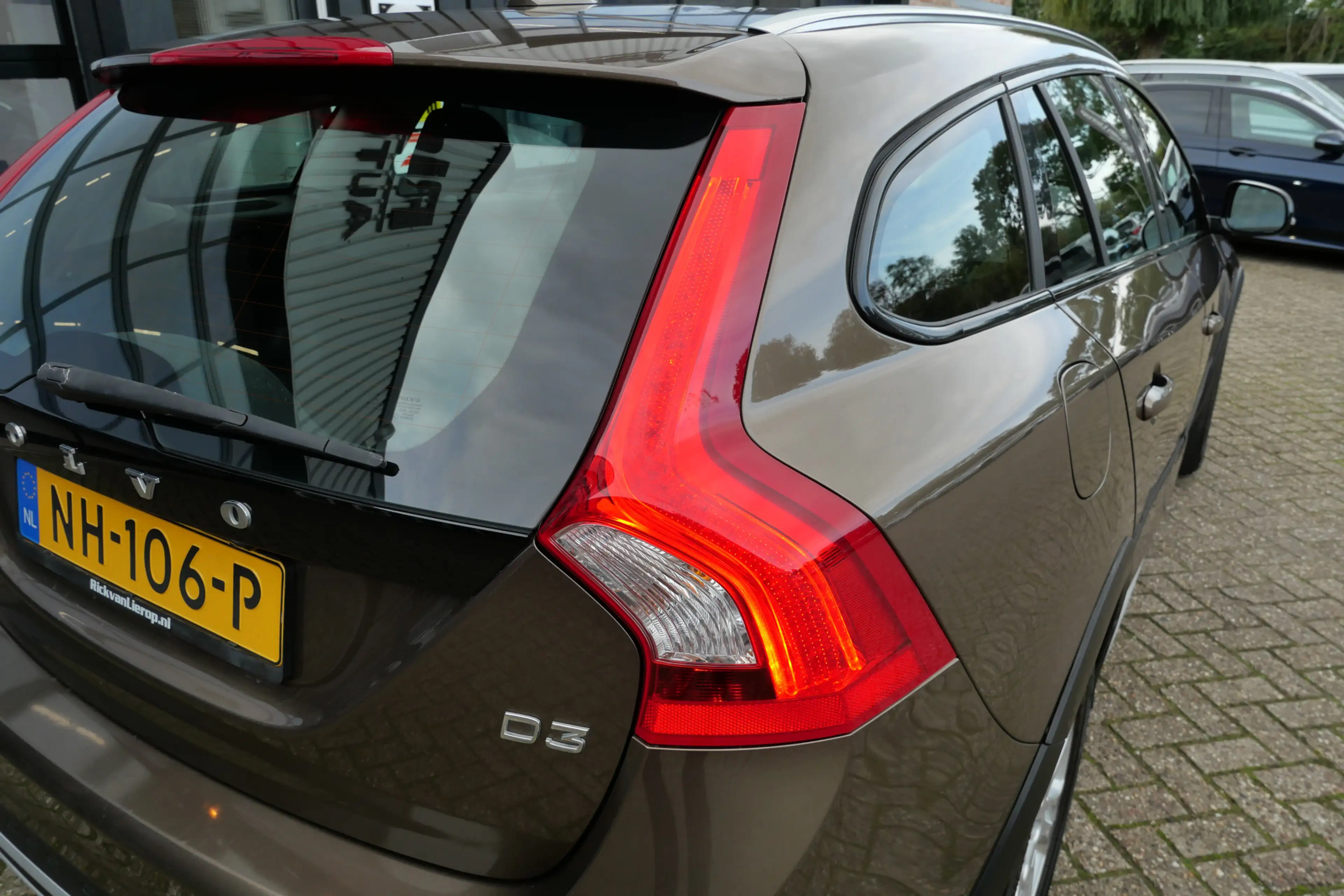 Volvo V60 Cross Country 2.0 D3 Nordic+ | NL-Auto | Leder | Camera | Cruise — photo 19