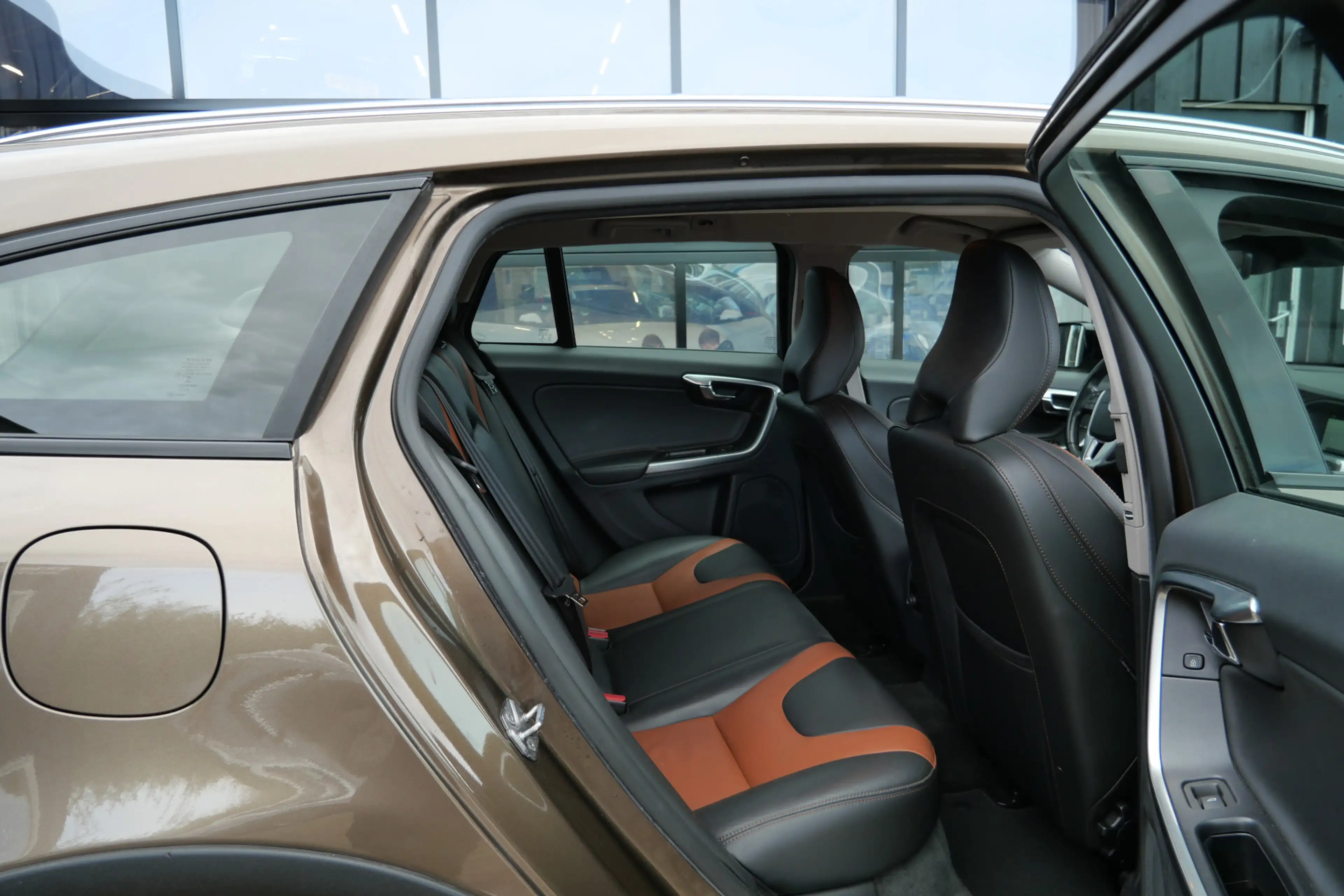 Volvo V60 Cross Country 2.0 D3 Nordic+ | NL-Auto | Leder | Camera | Cruise — photo 27