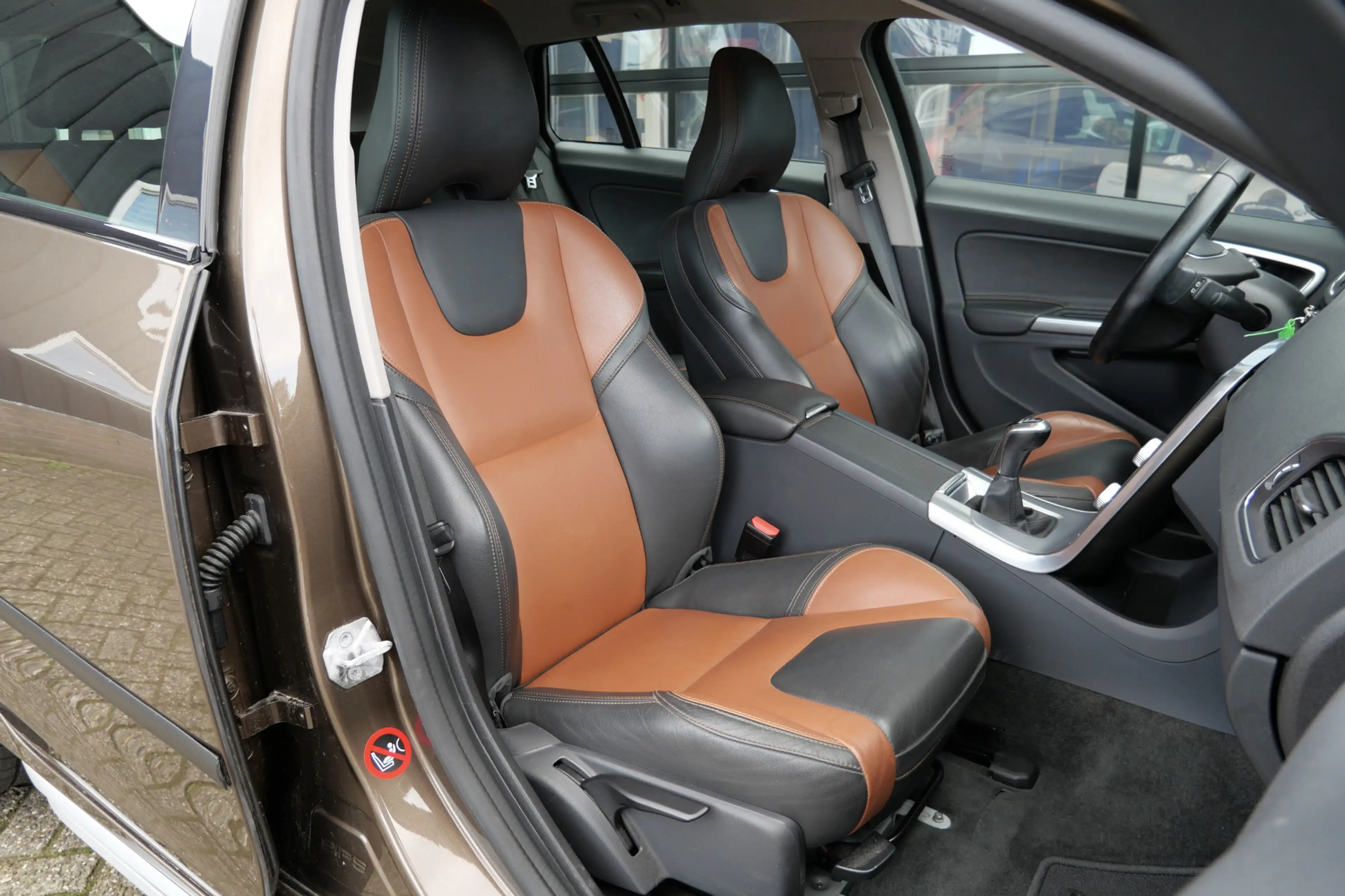 Volvo V60 Cross Country 2.0 D3 Nordic+ | NL-Auto | Leder | Camera | Cruise — photo 2