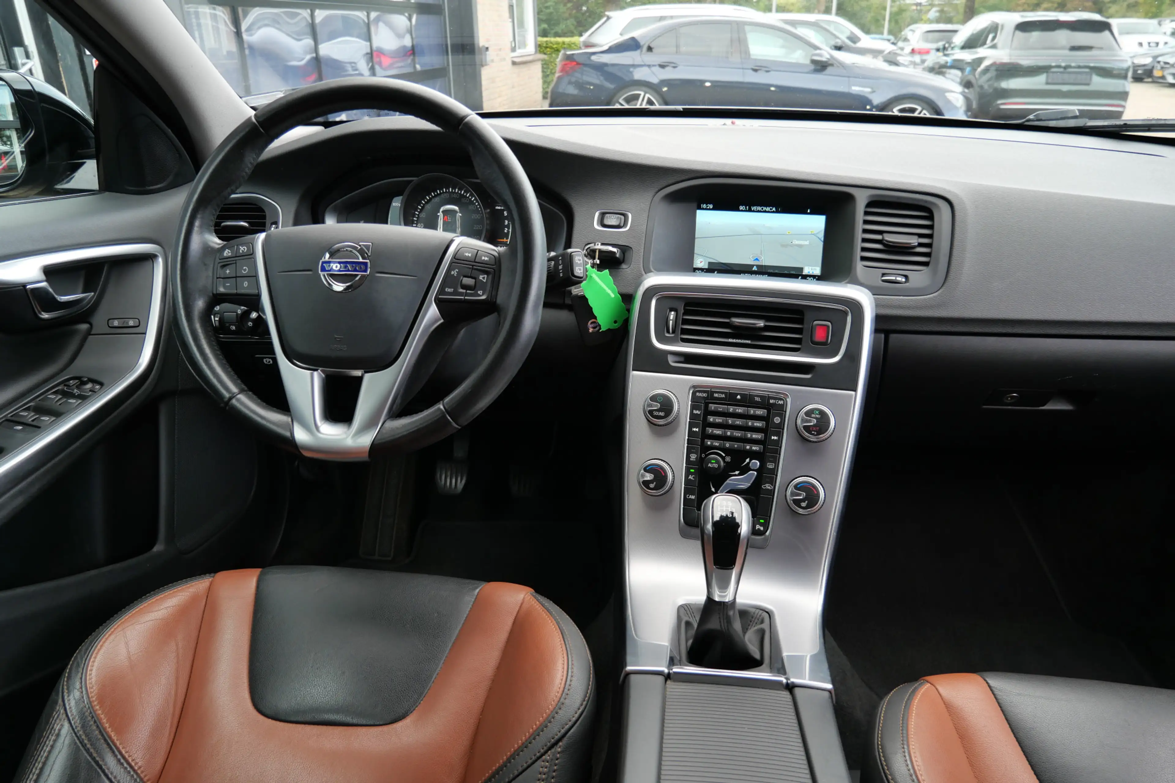 Volvo V60 Cross Country 2.0 D3 Nordic+ | NL-Auto | Leder | Camera | Cruise — photo 6