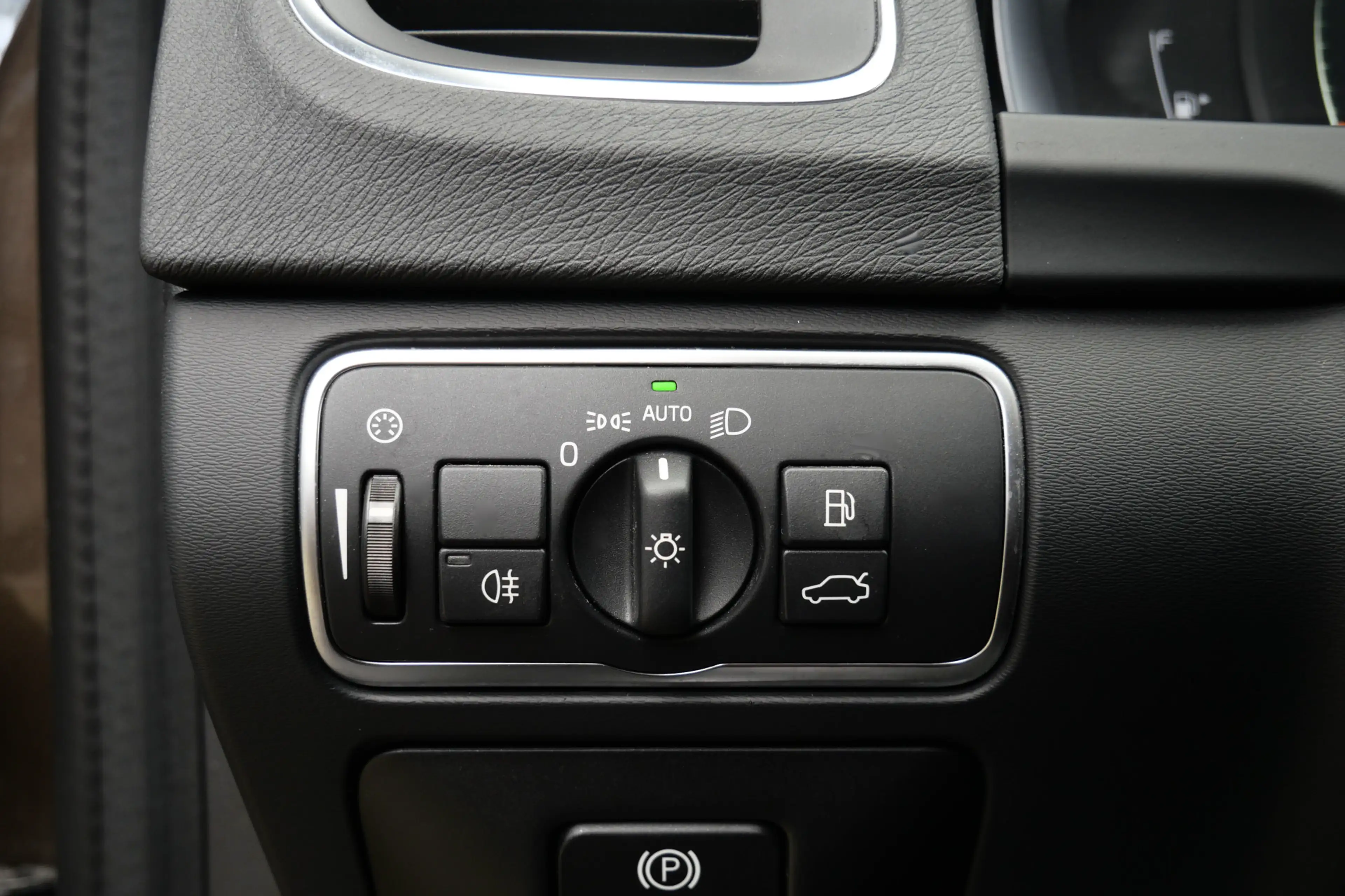 Volvo V60 Cross Country 2.0 D3 Nordic+ | NL-Auto | Leder | Camera | Cruise — photo 32