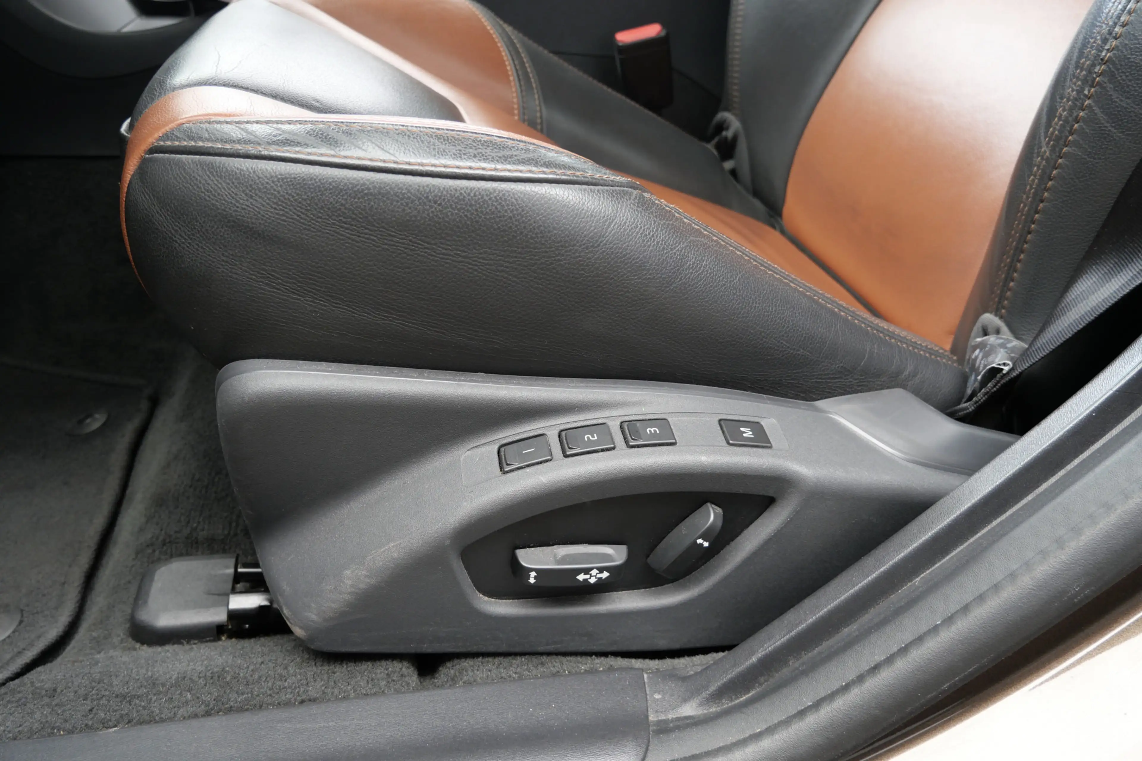 Volvo V60 Cross Country 2.0 D3 Nordic+ | NL-Auto | Leder | Camera | Cruise — photo 15