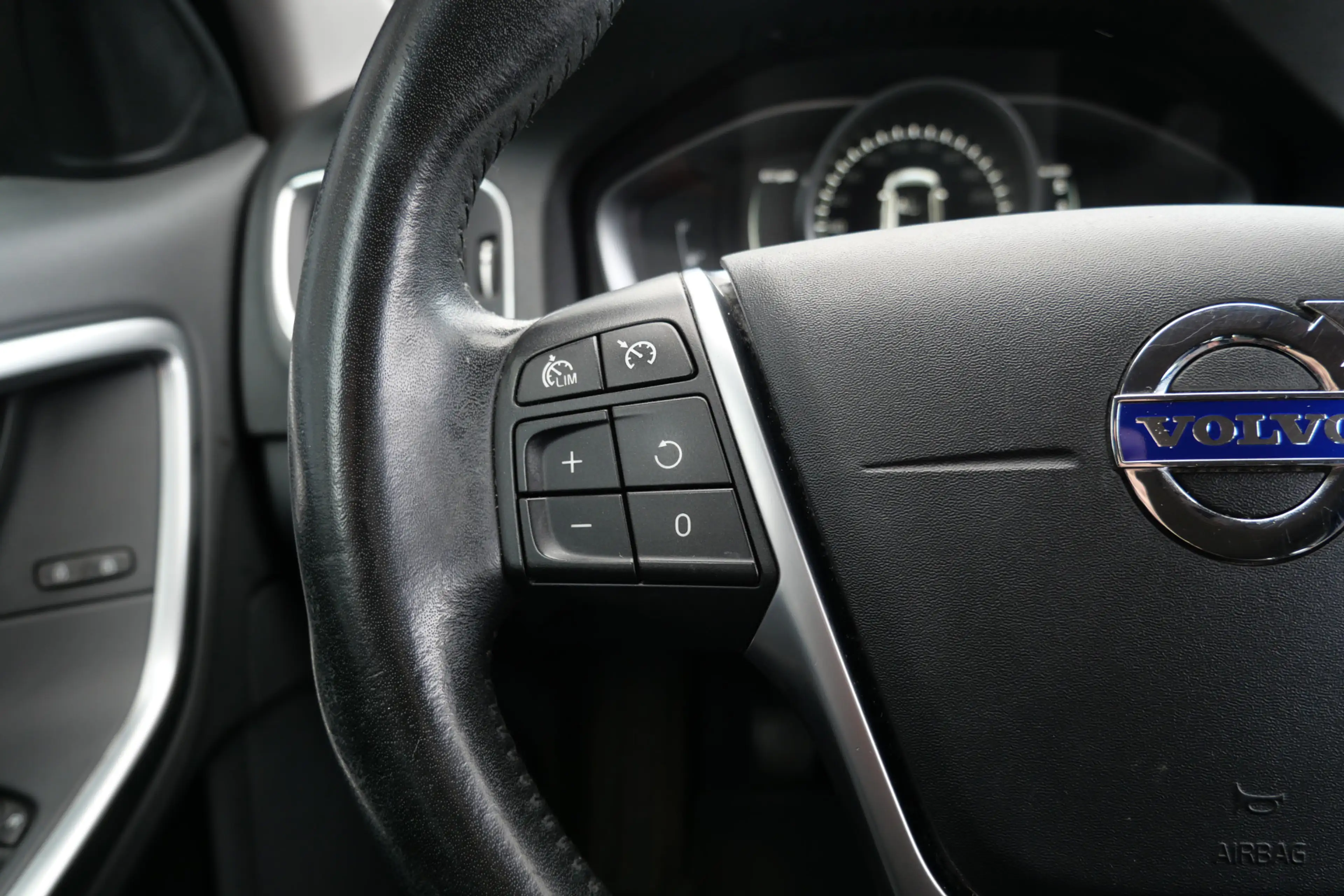 Volvo V60 Cross Country 2.0 D3 Nordic+ | NL-Auto | Leder | Camera | Cruise — photo 13
