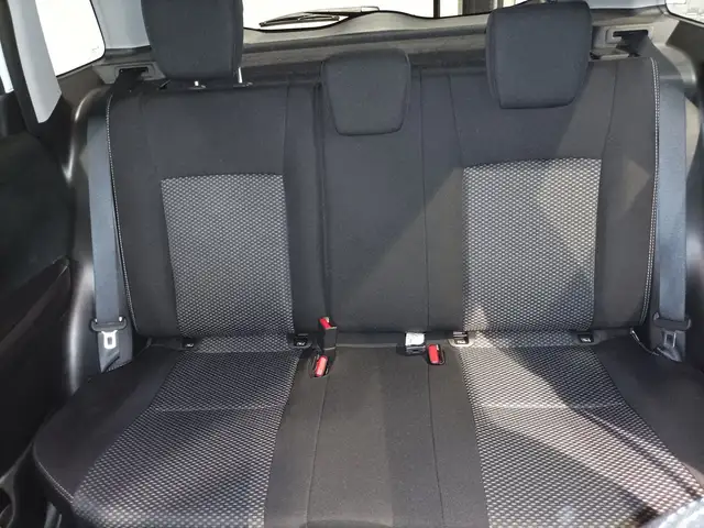 Suzuki Vitara view 15