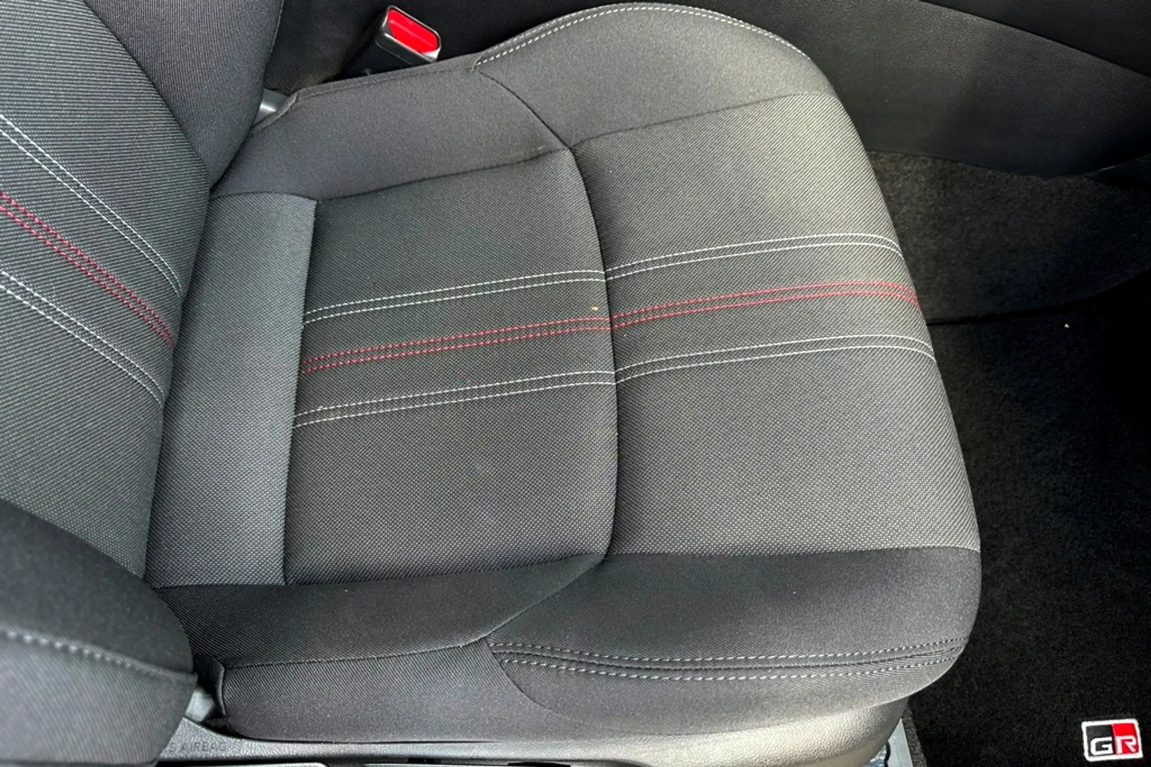 Toyota C-HR 1.8 Hybrid GR-Sport Bi-Tone 9.266 KM. — photo 15