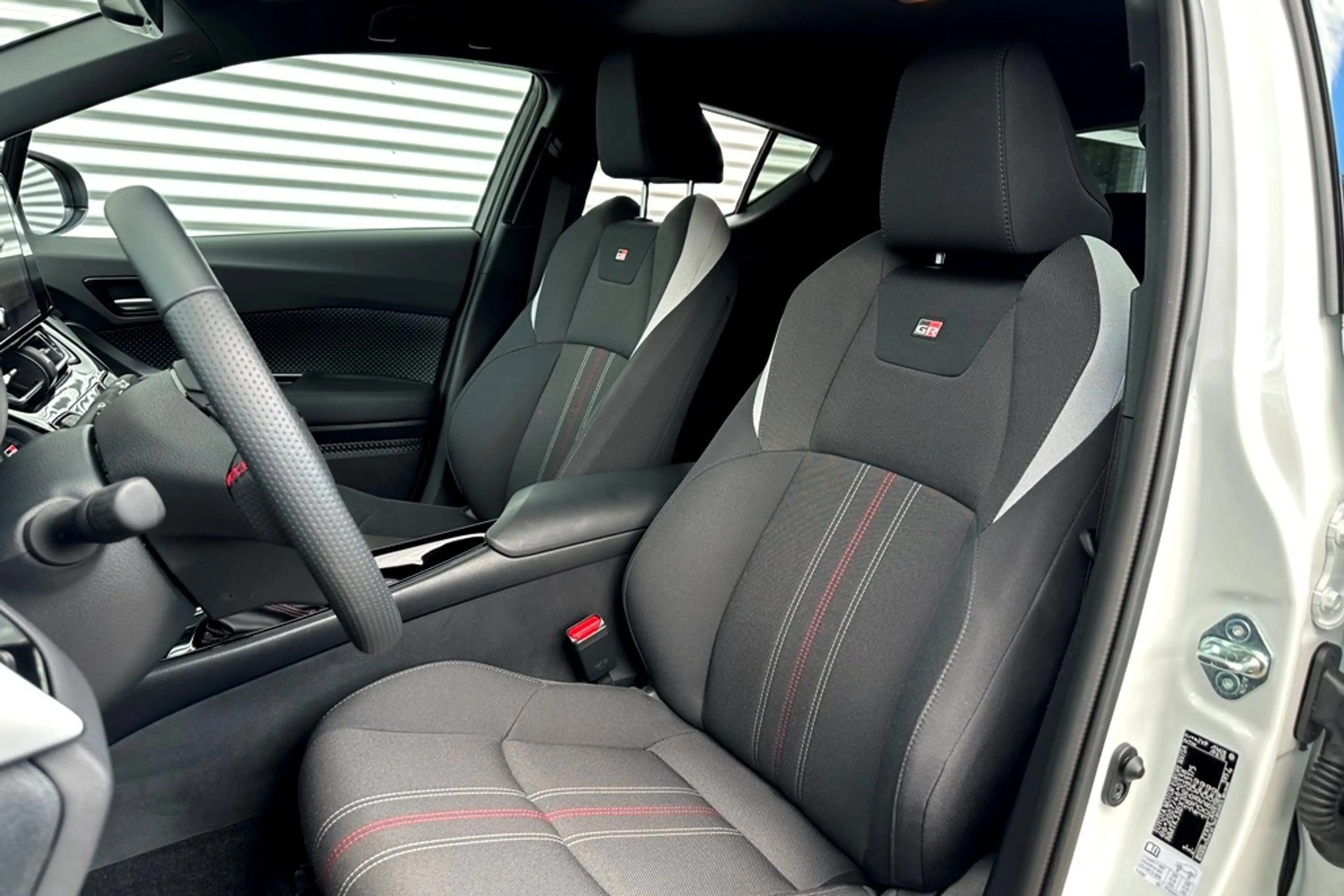 Toyota C-HR 1.8 Hybrid GR-Sport Bi-Tone 9.266 KM. — photo 16