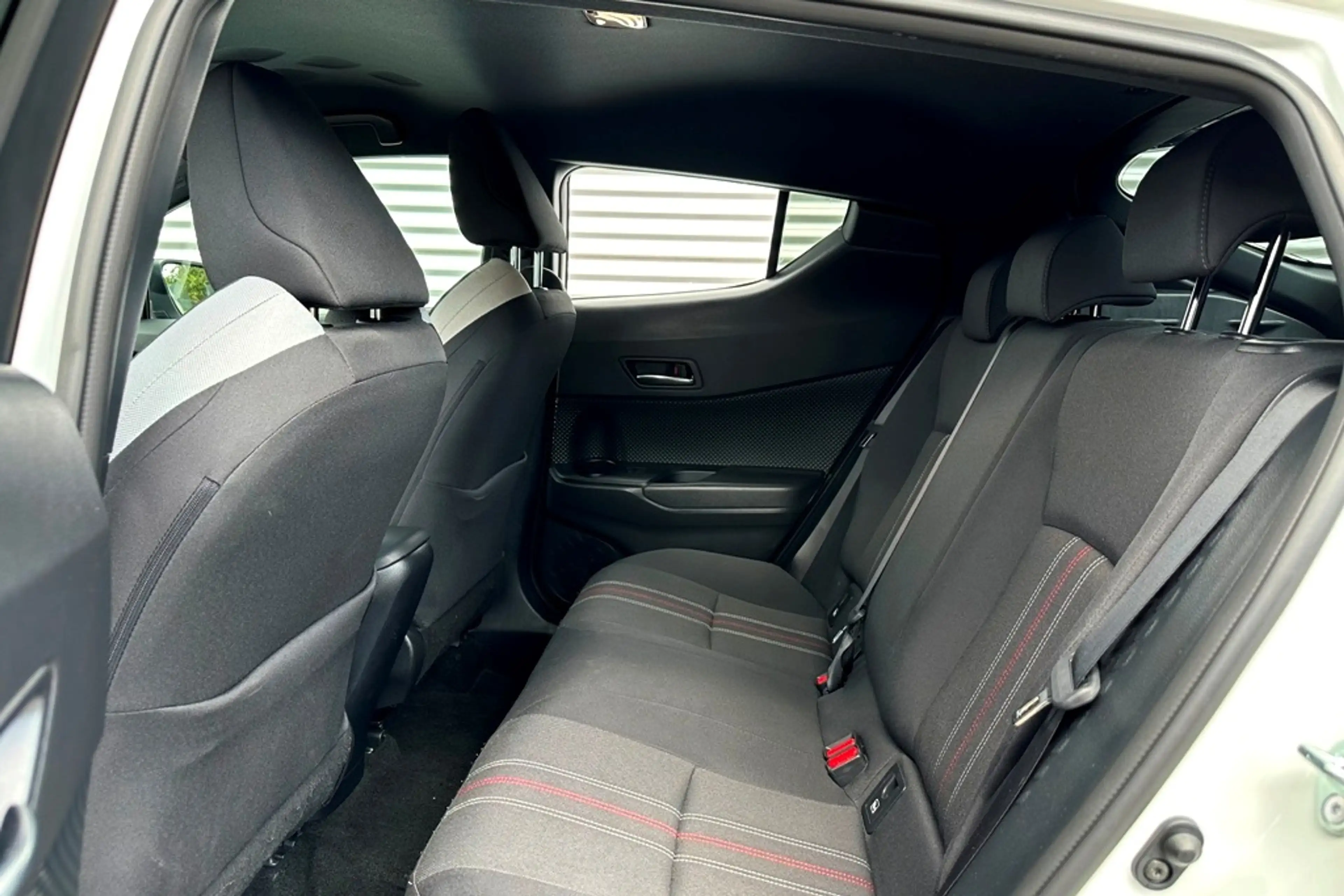 Toyota C-HR 1.8 Hybrid GR-Sport Bi-Tone 9.266 KM. — photo 19