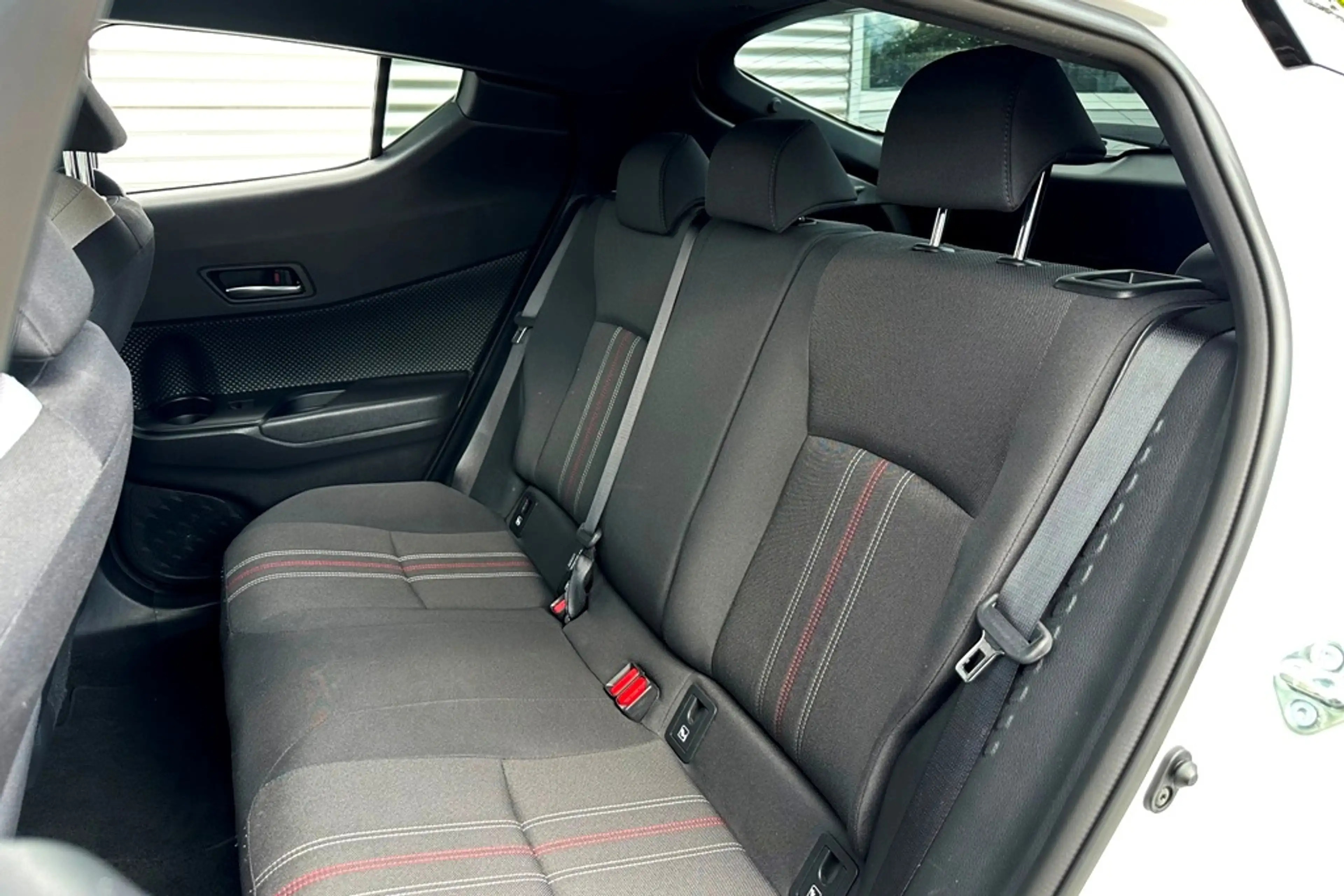 Toyota C-HR 1.8 Hybrid GR-Sport Bi-Tone 9.266 KM. — photo 18