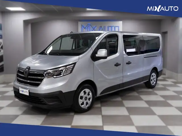 2024 Renault Trafic in Silver for sale