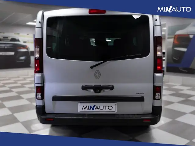 Renault Trafic view 4