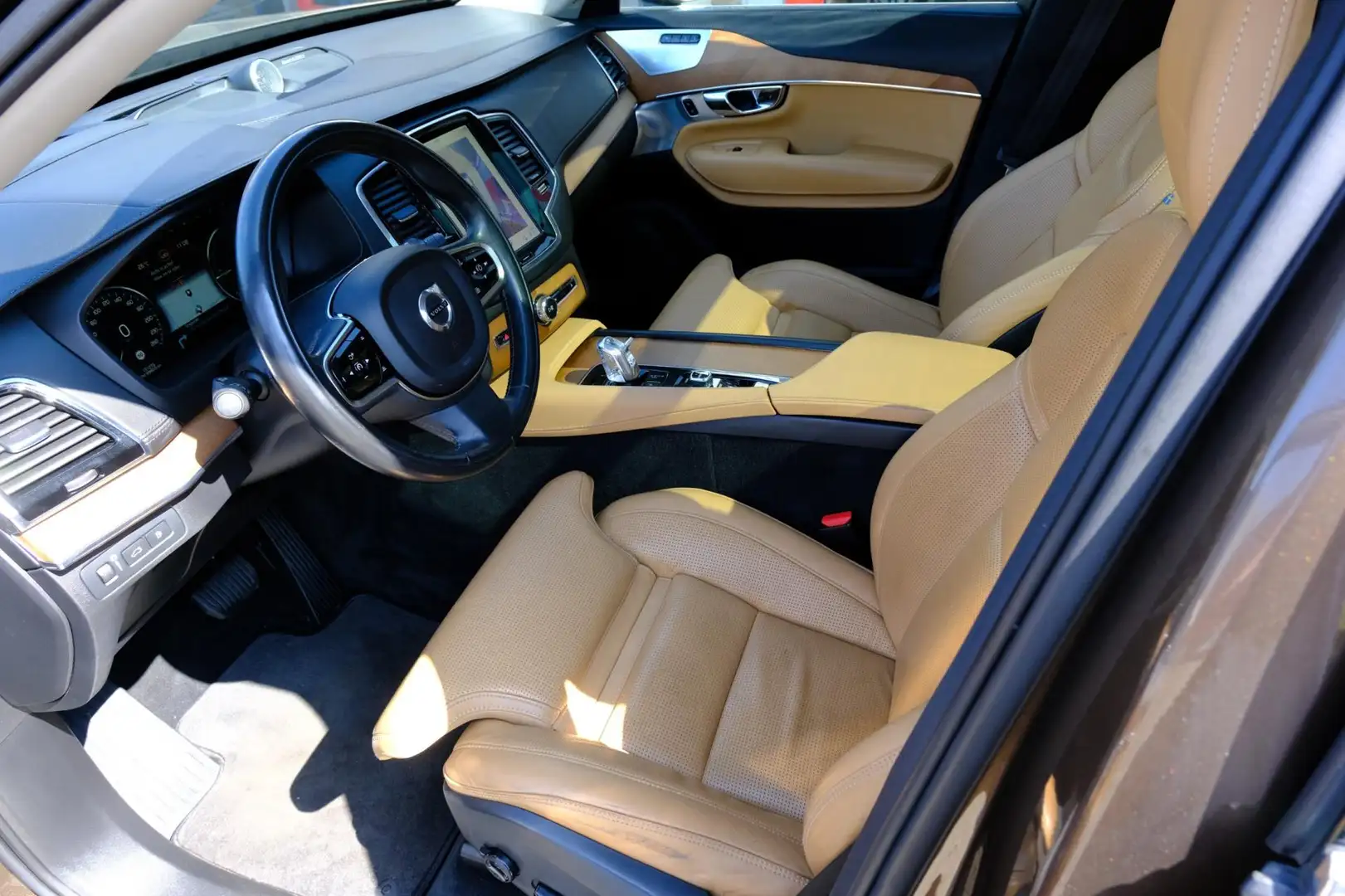 Volvo XC90 2.0 T8 Twin Engine AWD Inscription 7-pers Aut. Pan Brun - 2