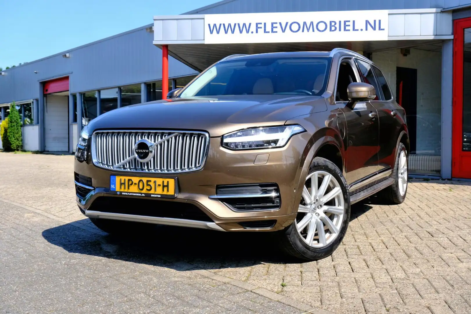 Volvo XC90 2.0 T8 Twin Engine AWD Inscription 7-pers Aut. Pan Brun - 1