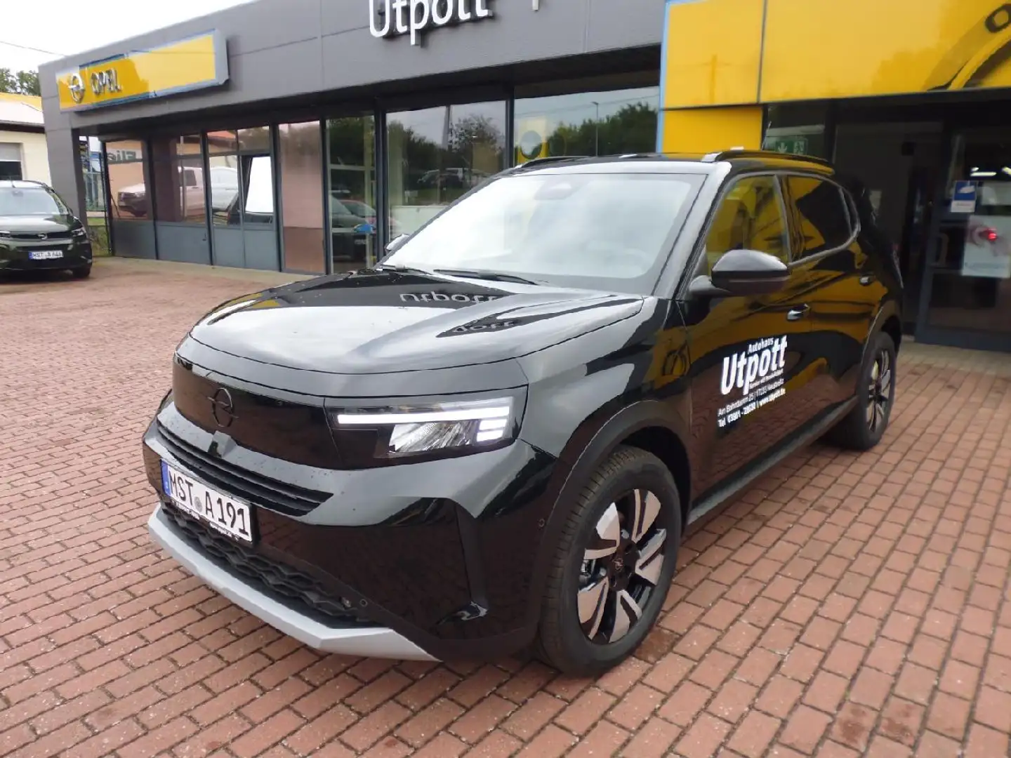 Opel Frontera GS 1.2 100kW Schwarz - 1