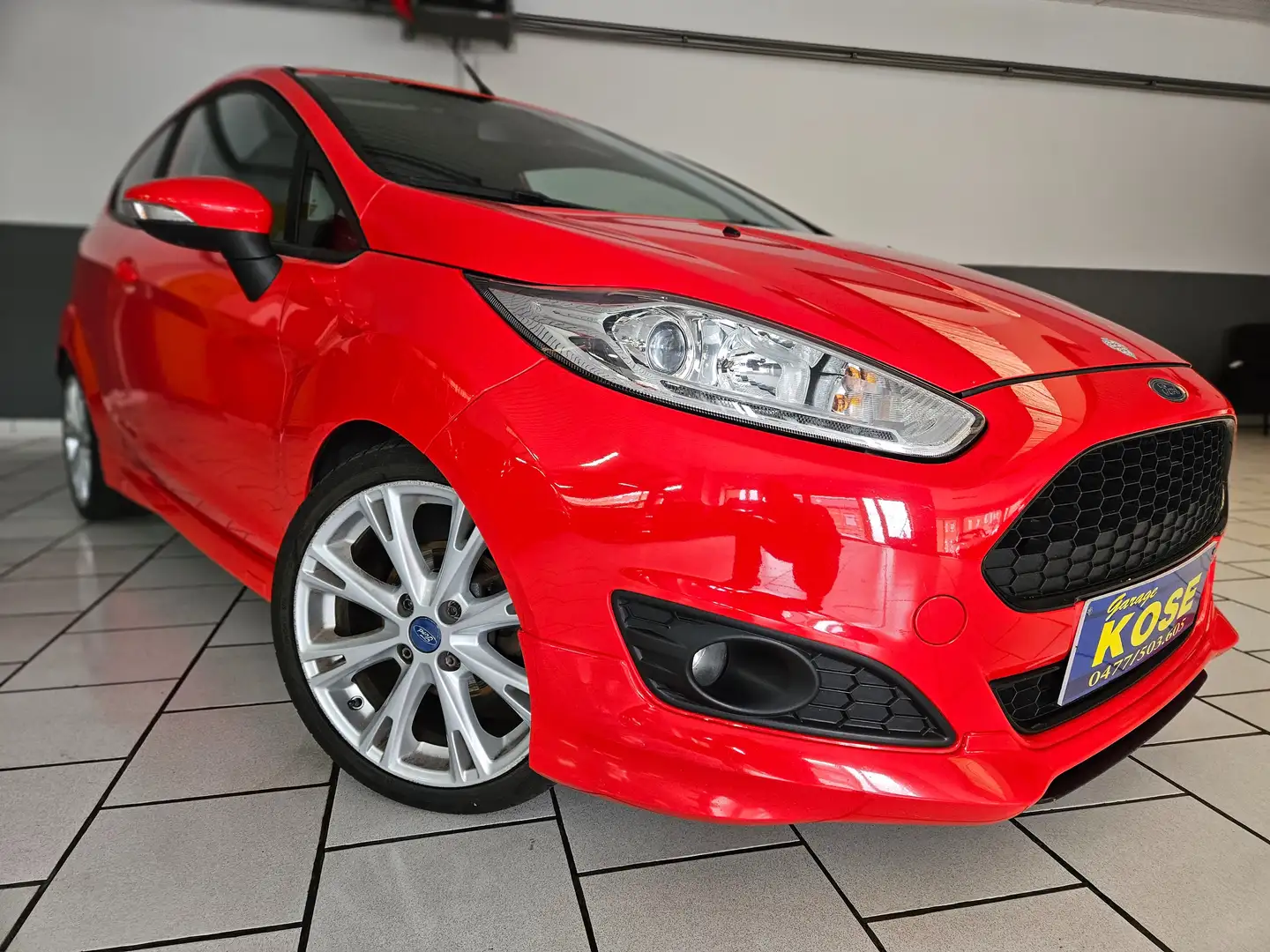 Ford Fiesta 1.6 TDCi 95/Pack Sport 3 Portes/Clim/Très belle Rood - 2