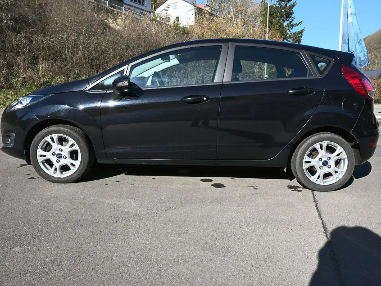 Ford Fiesta Trend 74 kw 4-T. Klima SHZ Sommer+Winterräder - 2