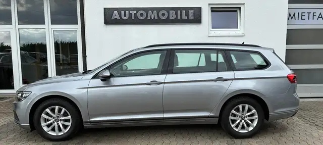 Volkswagen Passat view 5