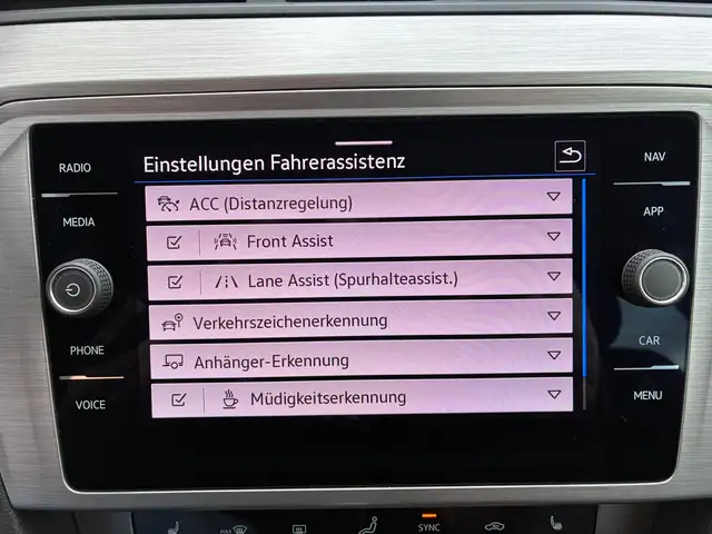 Volkswagen Passat view 12