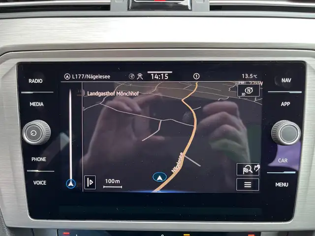 Volkswagen Passat view 15