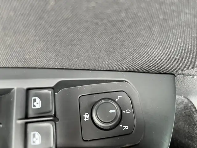 Volkswagen Passat view 9