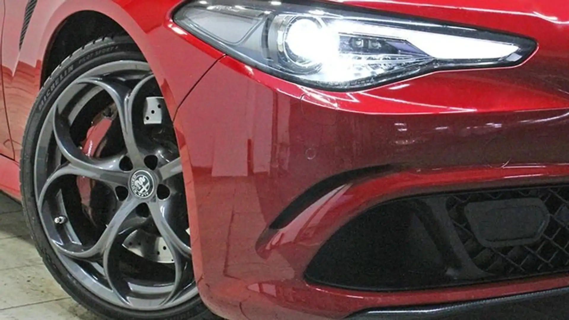 Alfa Romeo Giulia 2.9T V6 Quadrifoglio AT (510 CV) - 1