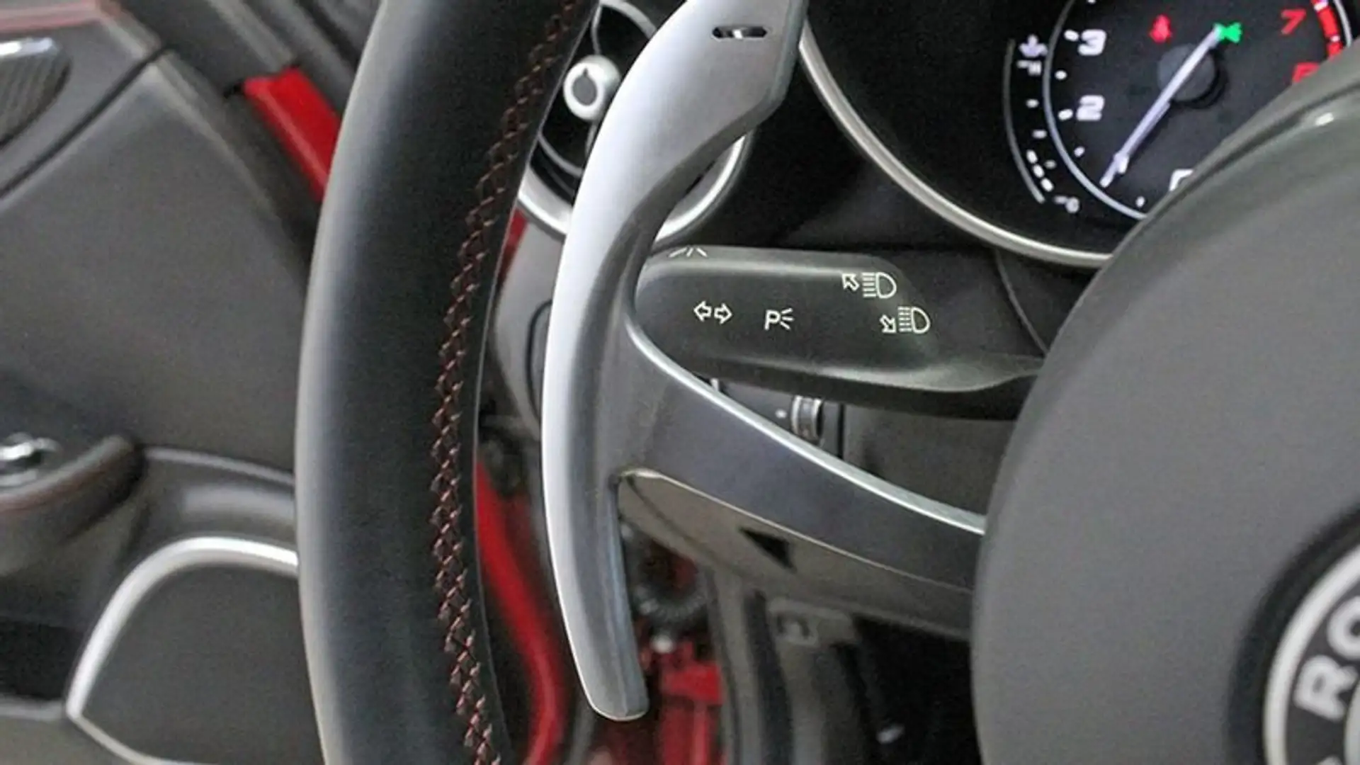 Alfa Romeo Giulia 2.9T V6 Quadrifoglio AT (510 CV) - 2