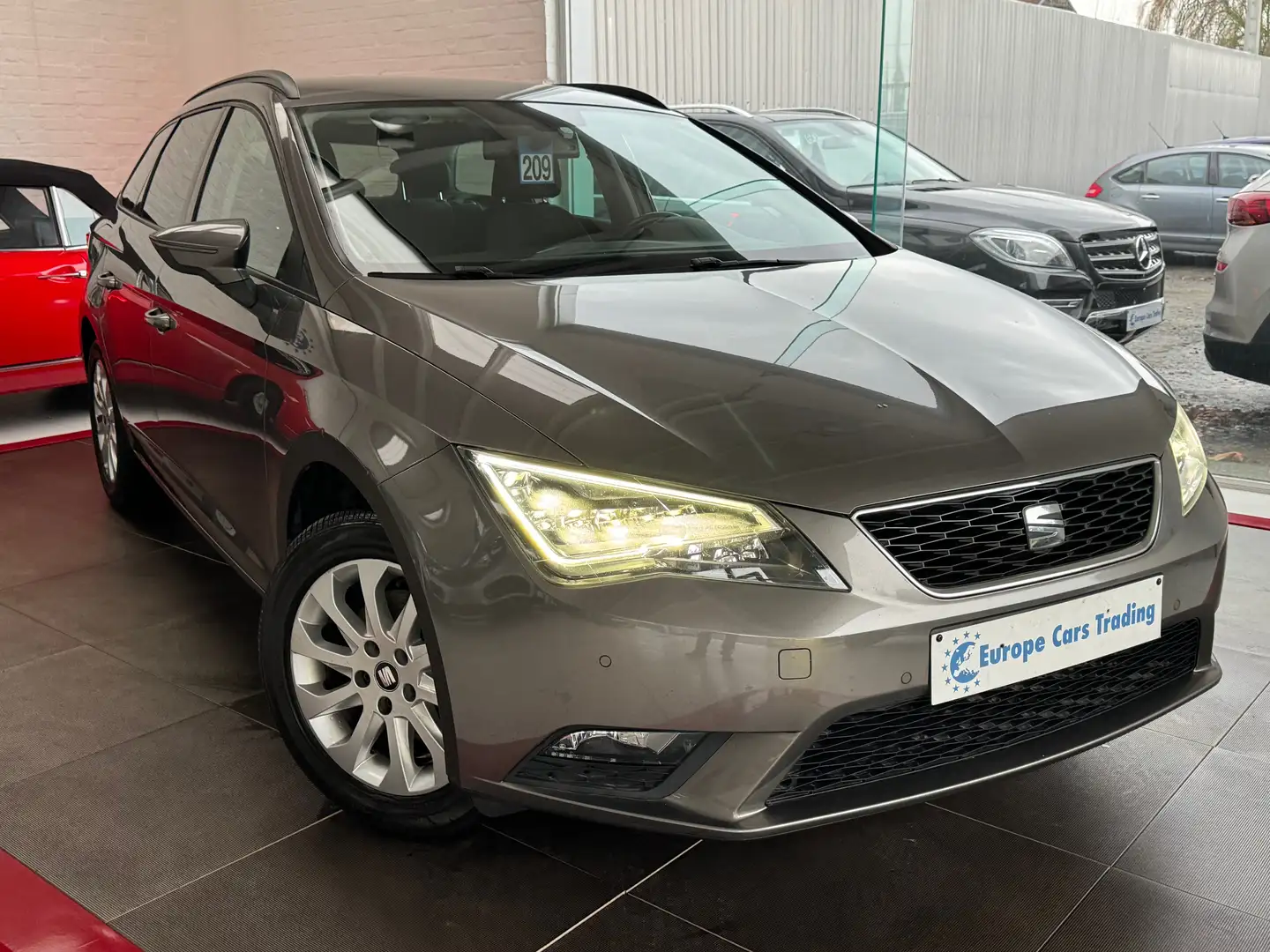 SEAT Leon BREAK 1.4TSI 125ch - GPS - CLIM AUTO - GAR12M Gris - 2