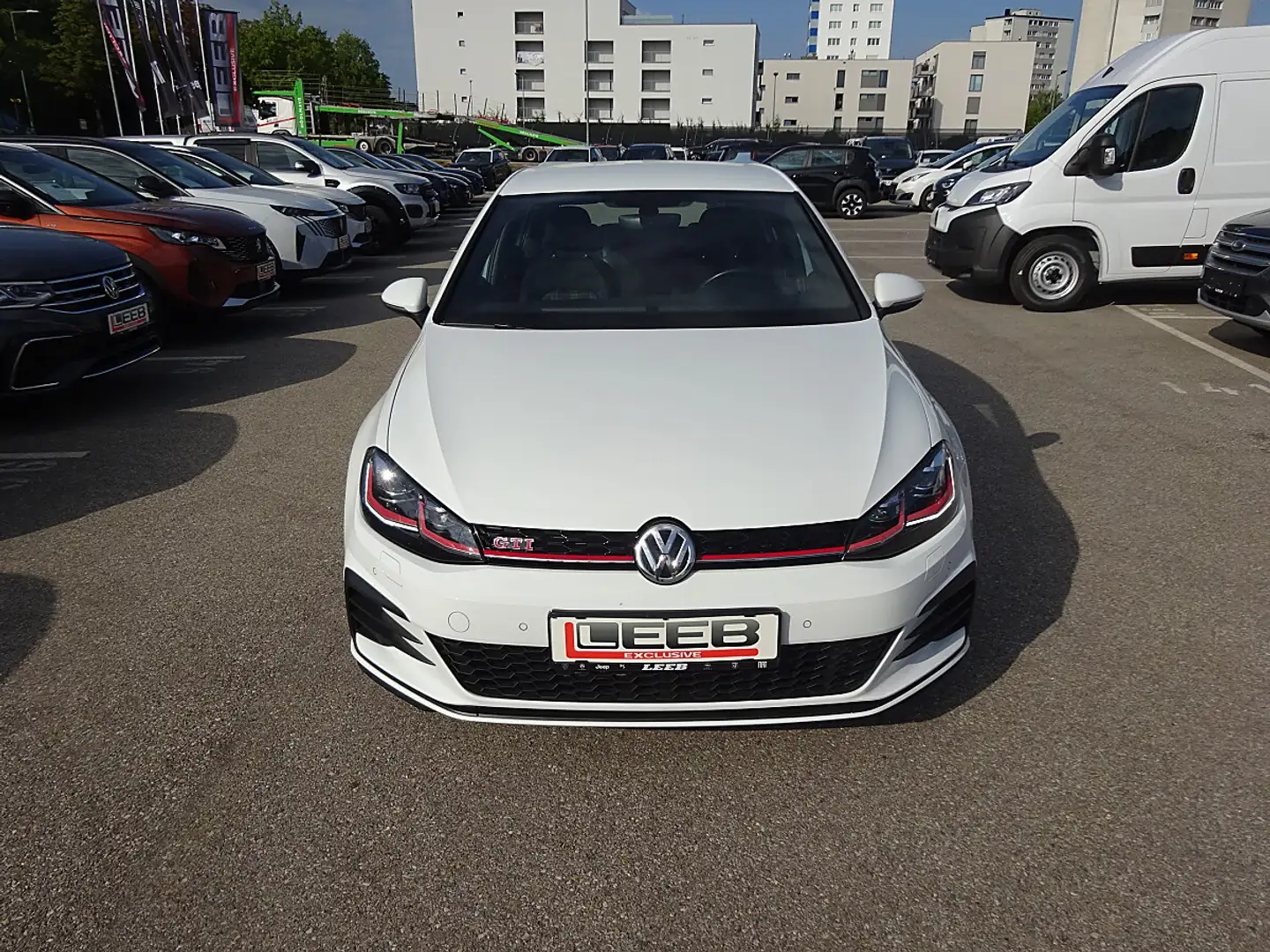 Volkswagen Golf GTI Performance 2,0 TSI DSG Weiß - 2