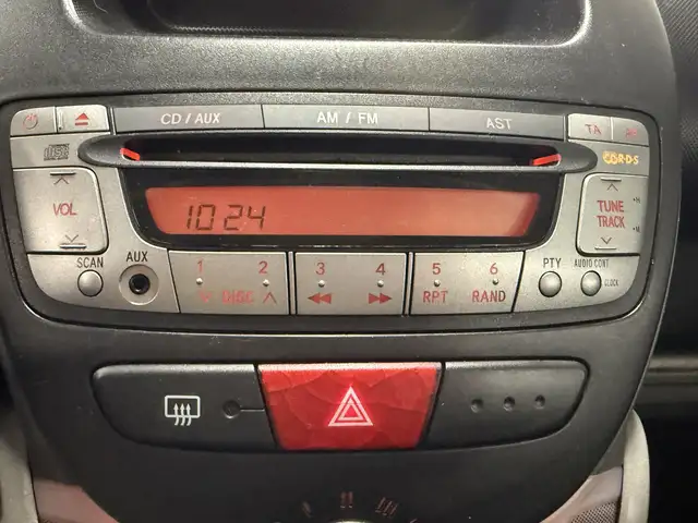 Peugeot 107 view 10