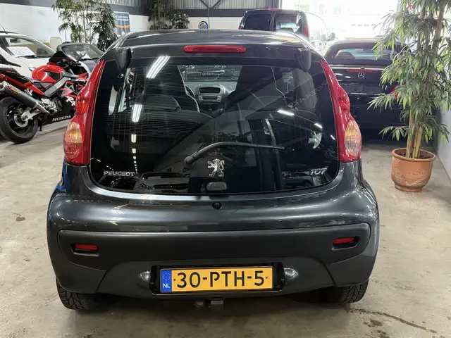 Peugeot 107 view 5