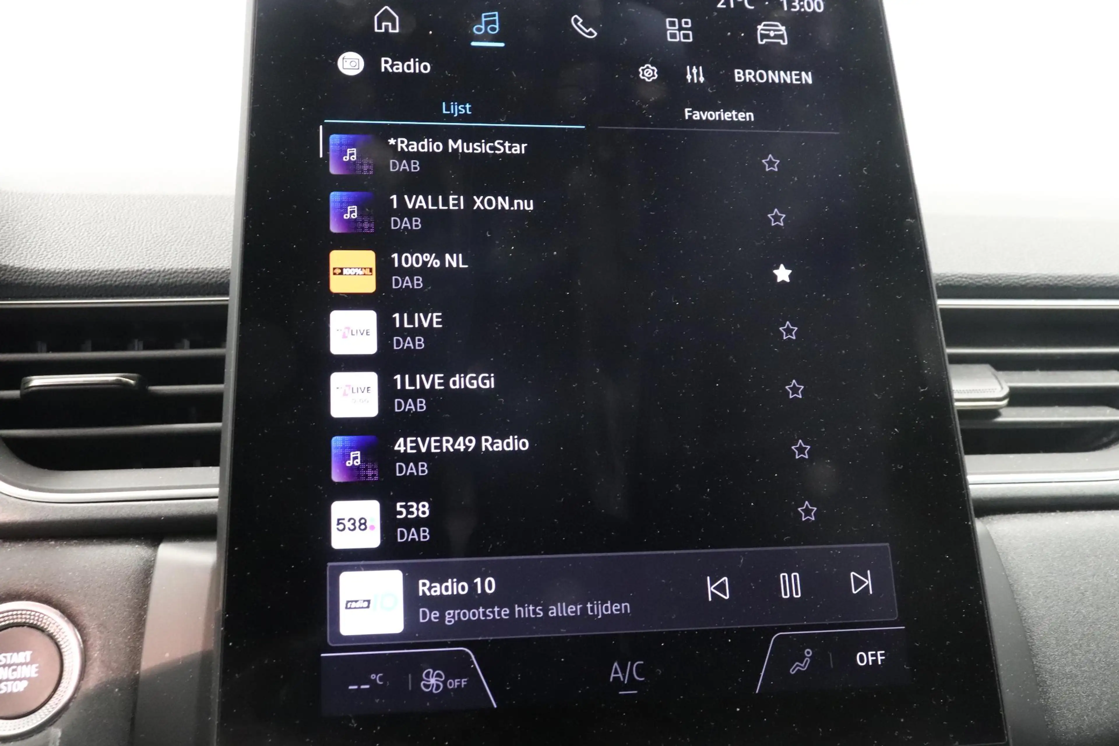 Renault Captur 1.6 E-Tech full hybrid 145 techno | 360° Camera | — photo 31