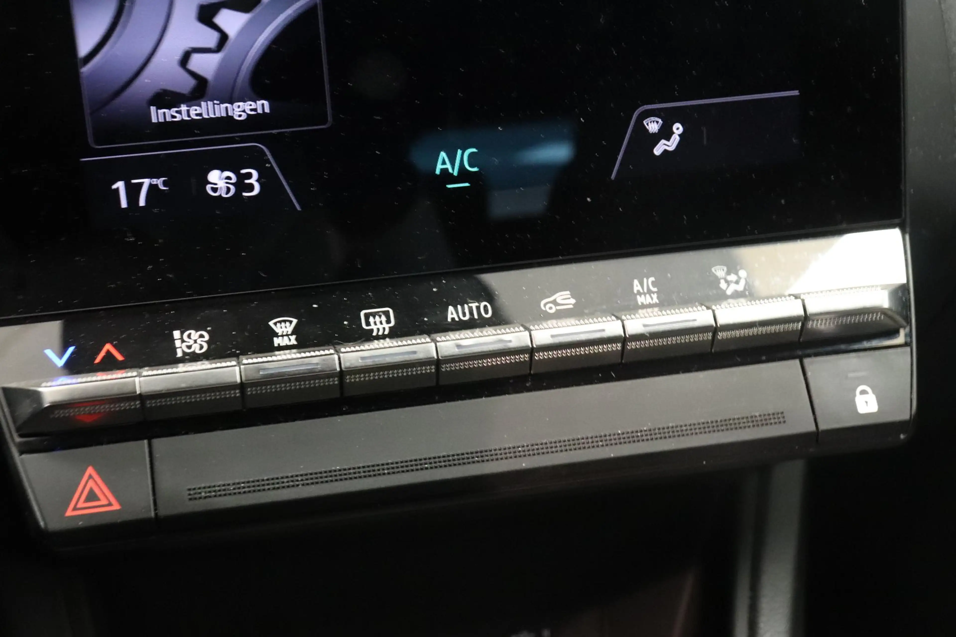 Renault Captur 1.6 E-Tech full hybrid 145 techno | 360° Camera | — photo 13