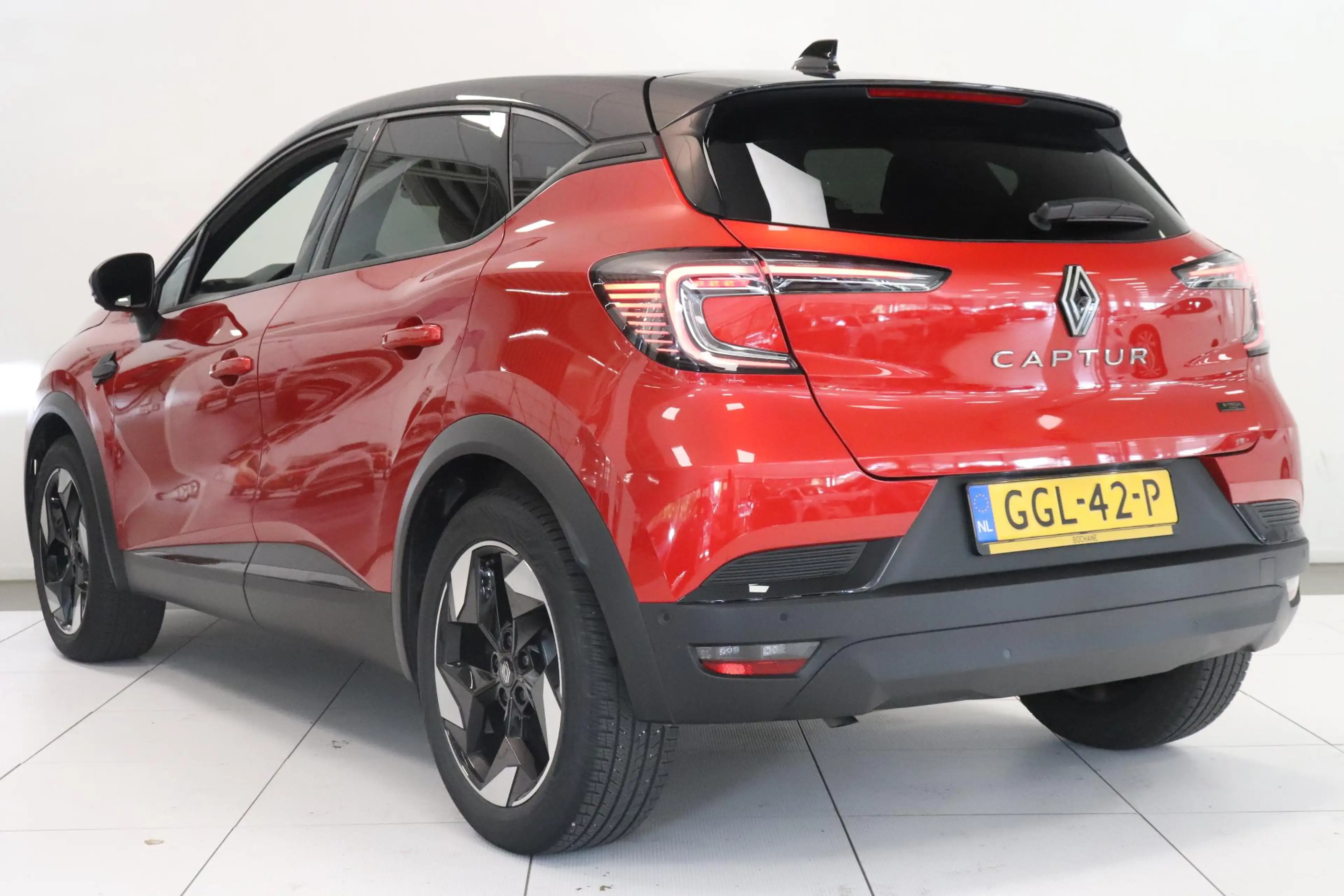 Renault Captur 1.6 E-Tech full hybrid 145 techno | 360° Camera | — photo 6